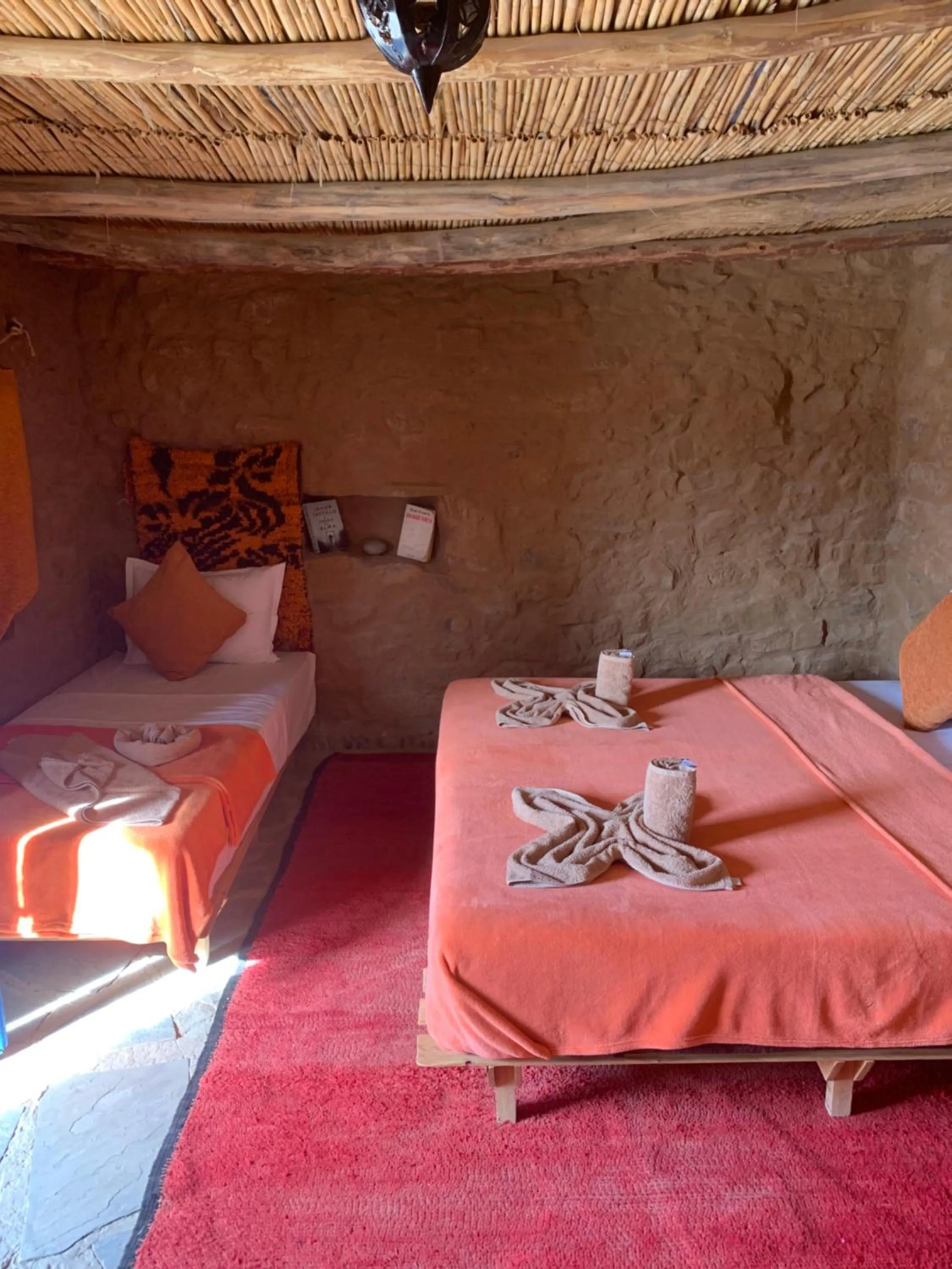 Bed in Maison Boutchrafine