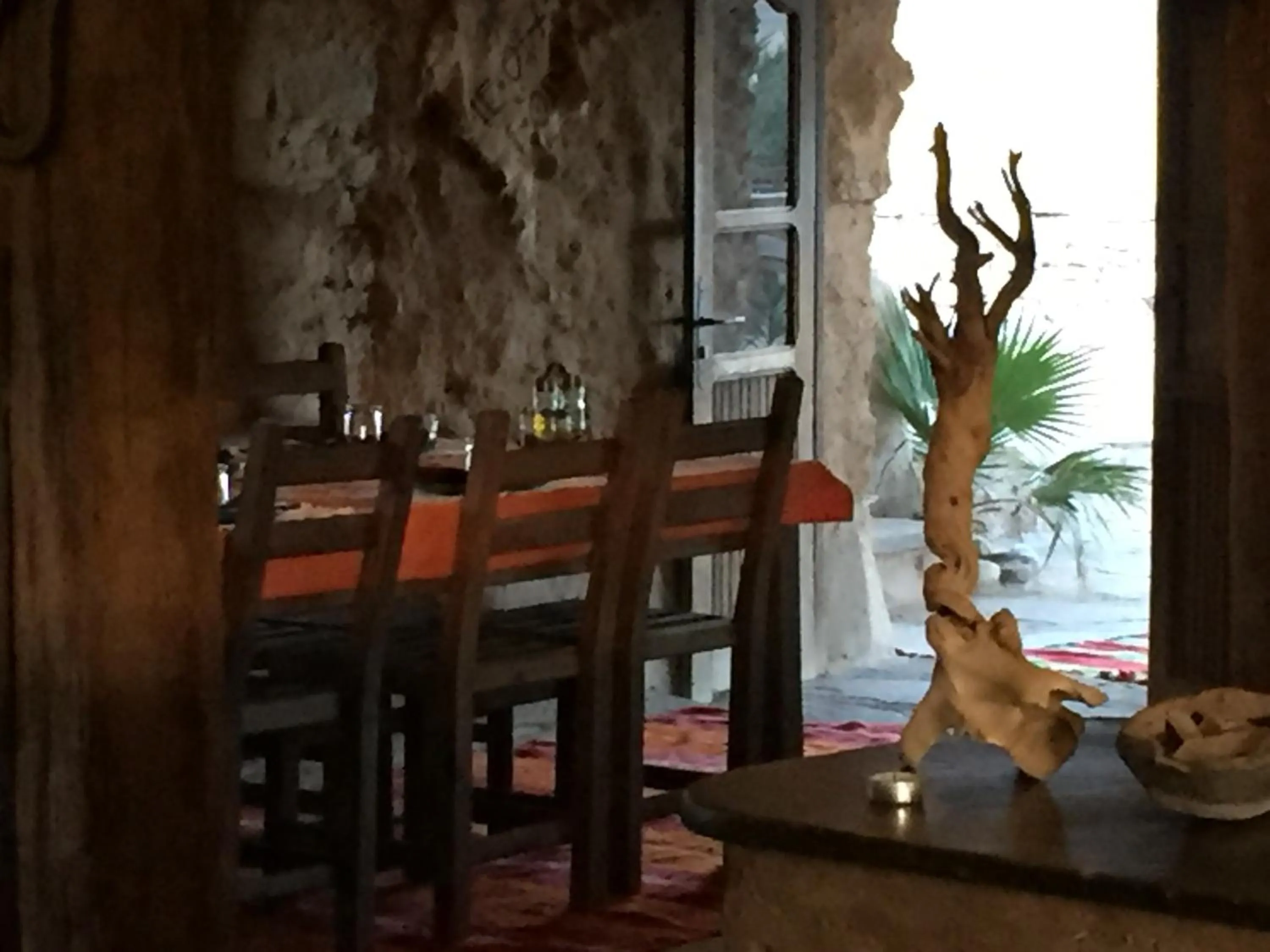 Restaurant/places to eat in Maison Boutchrafine