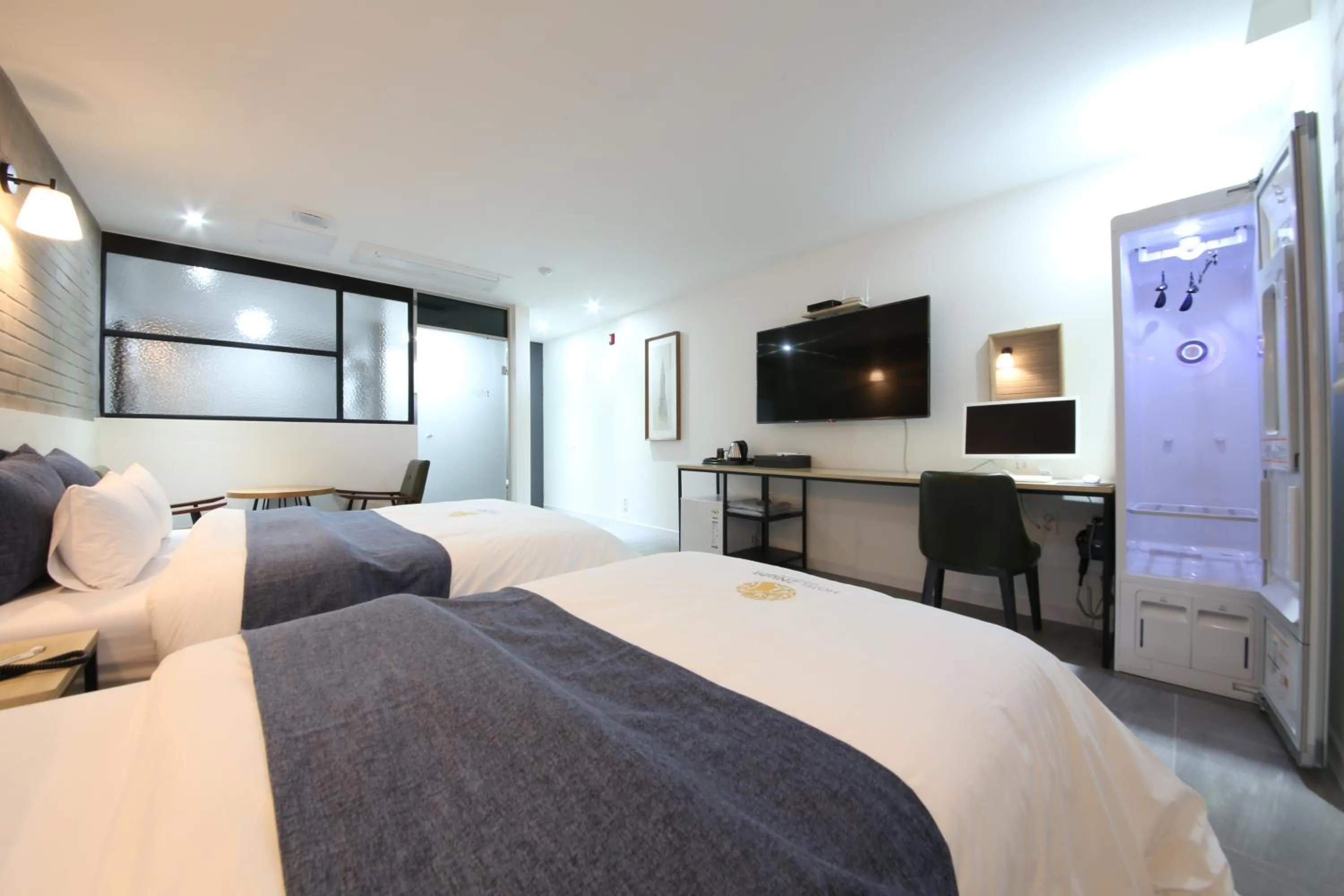 Bed in 2Night Business Hotel