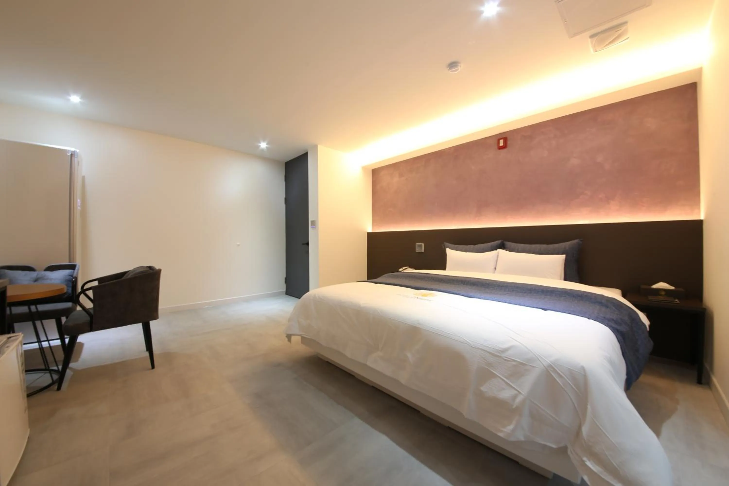 Bed in 2Night Business Hotel