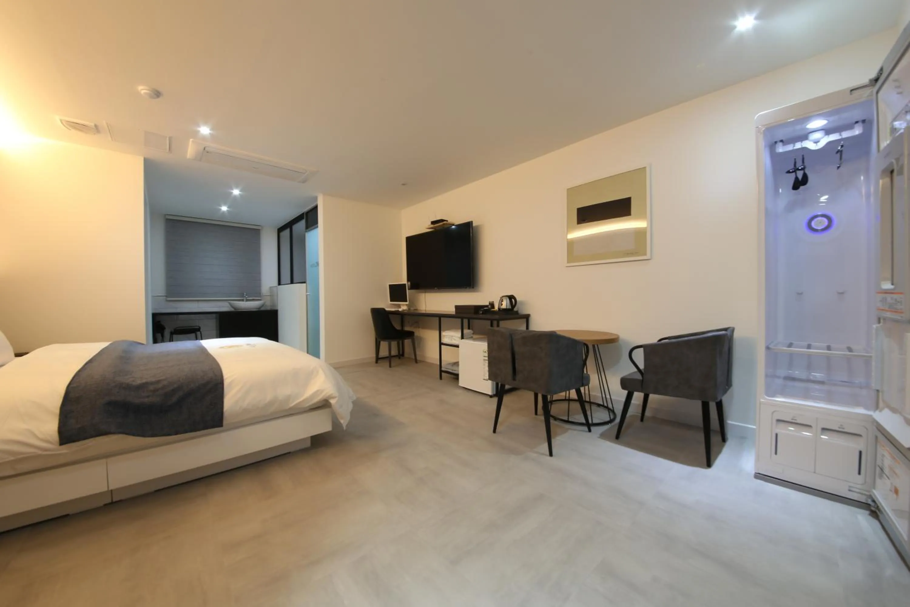 Bed in 2Night Business Hotel