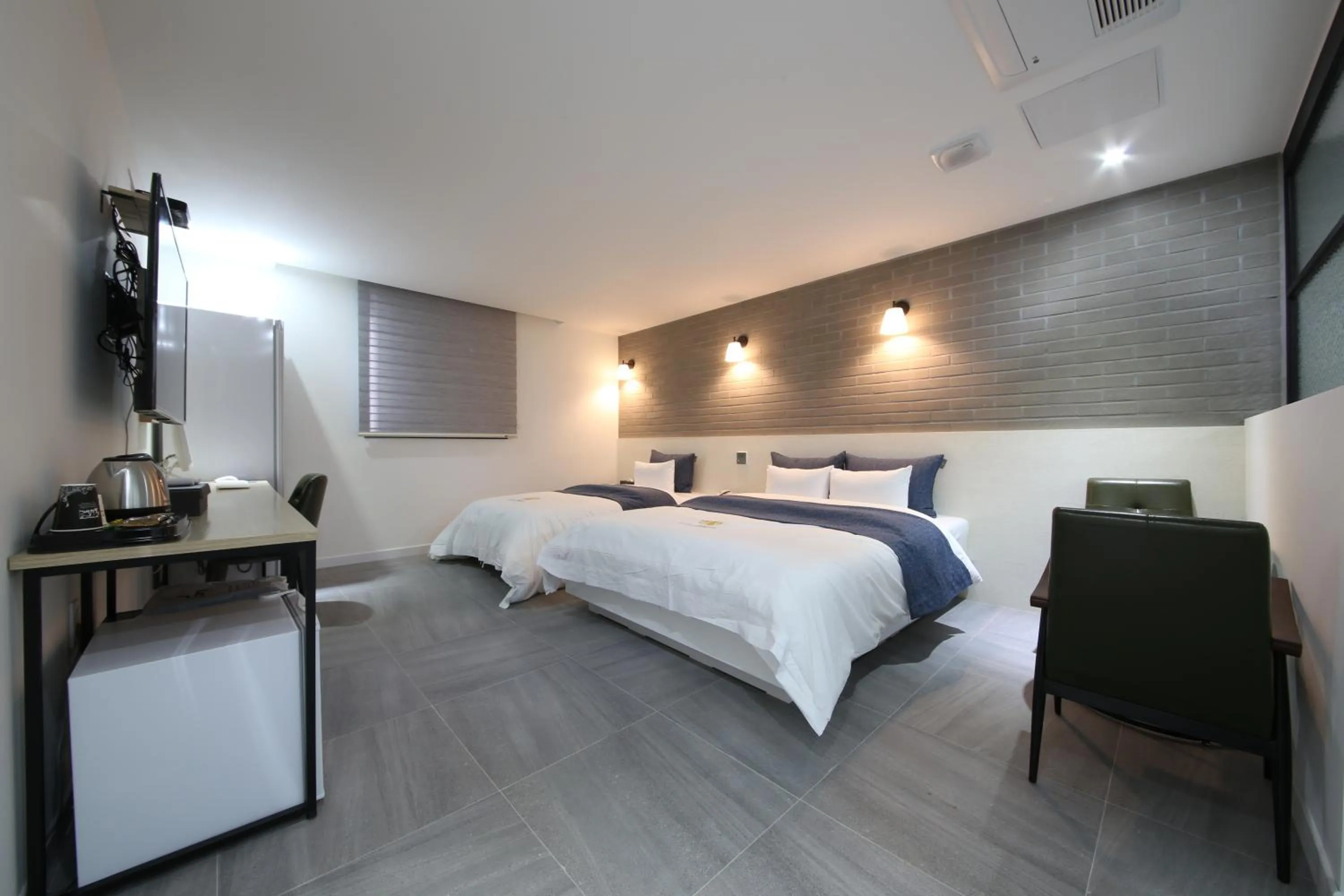 Bed in 2Night Business Hotel