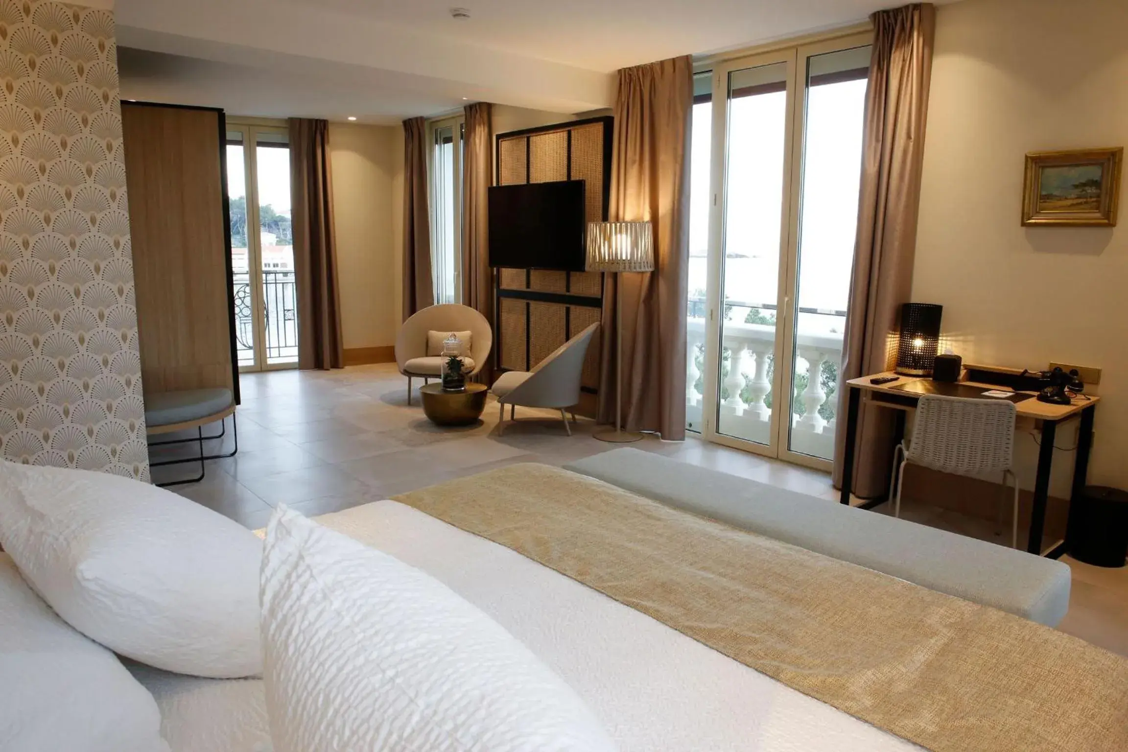 Suite with Sea View in Splendid Hôtel & Spa Suite with Sea View in Splendid Hôtel & Spa