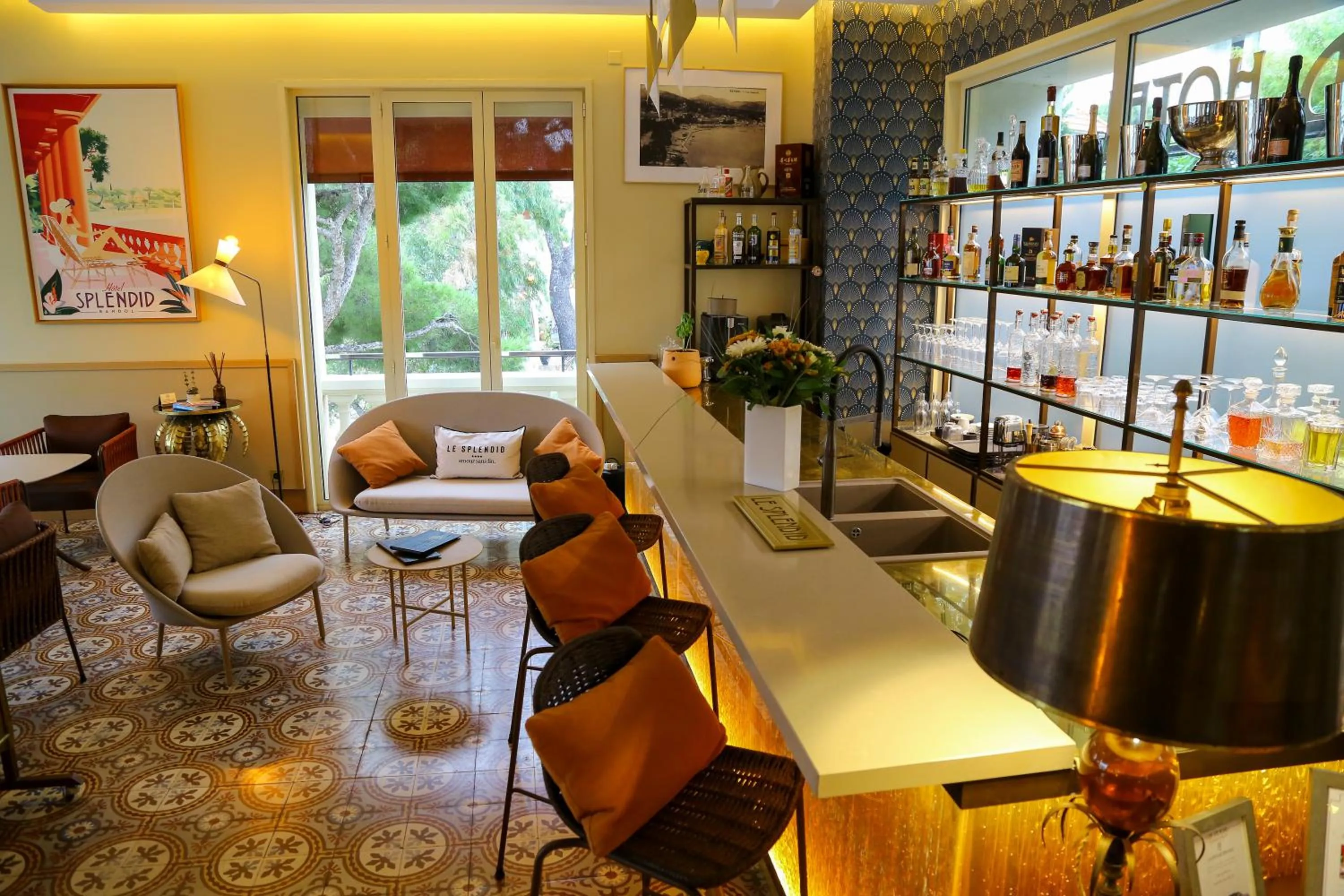 Lounge or bar in Splendid Hôtel & Spa