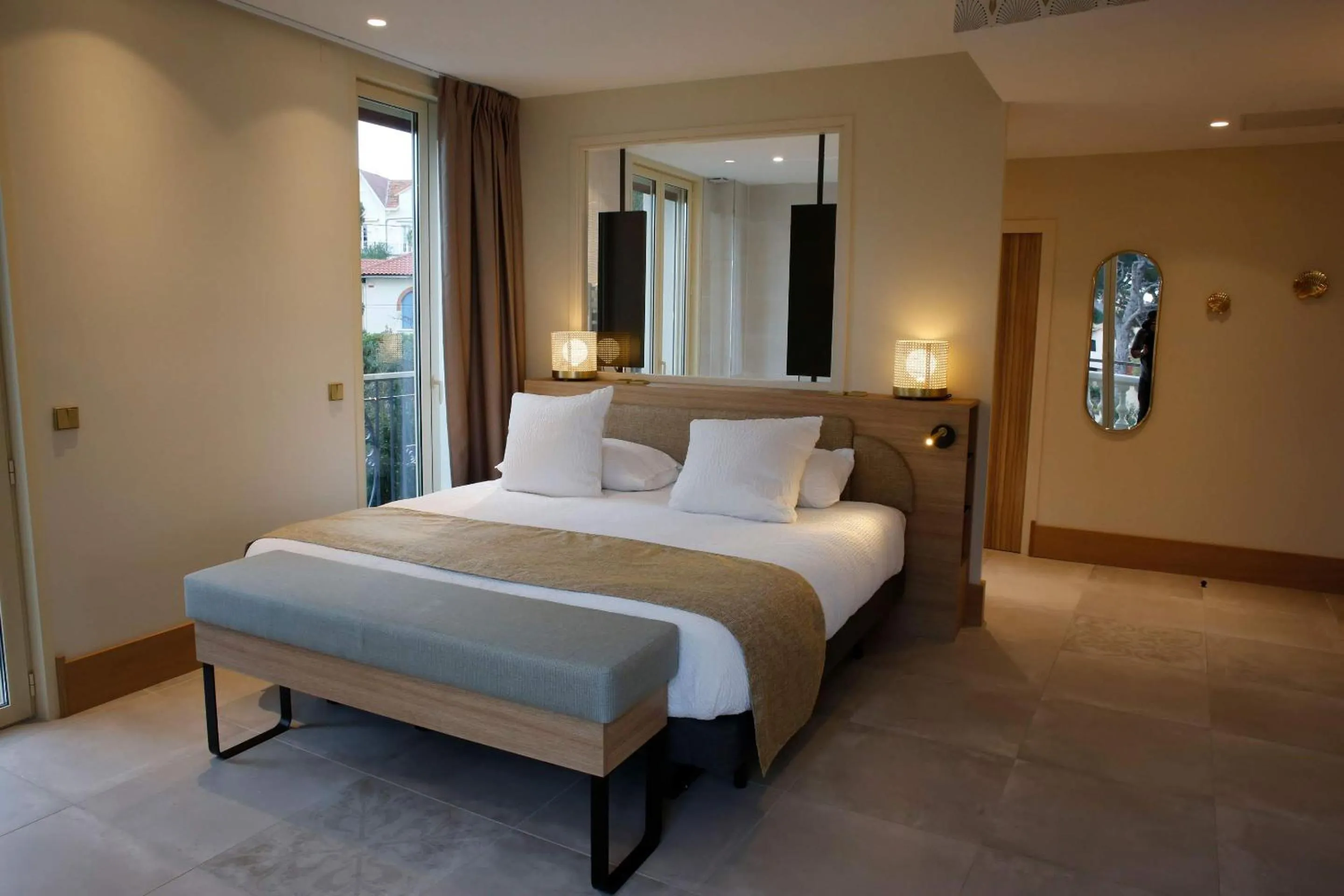 Photo of the whole room, Bed in Splendid Hôtel & Spa