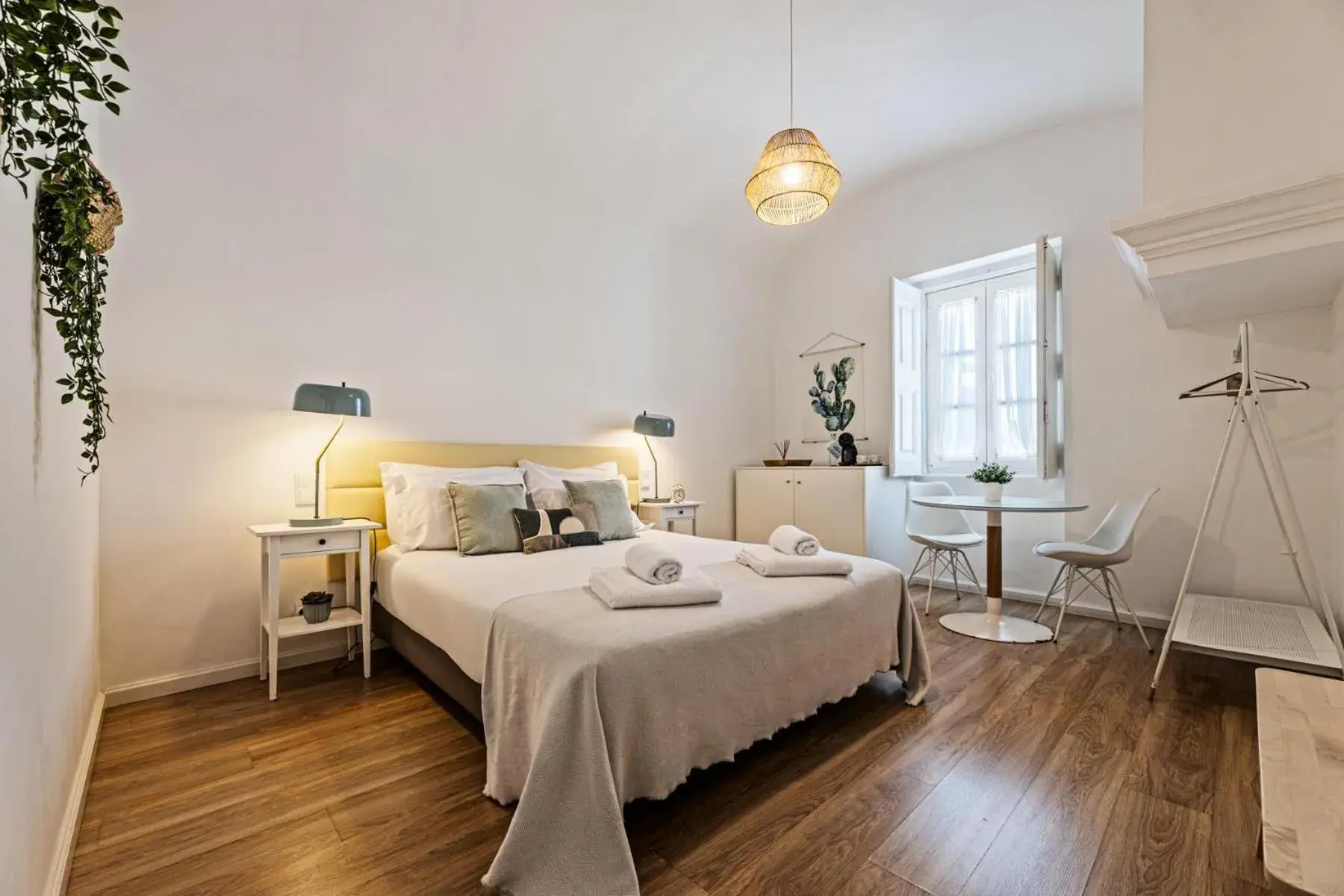 Double Room with Private Bathroom in Lavradores Boutique Guesthouse Double Room with Private Bathroom in Lavradores Boutique Guesthouse