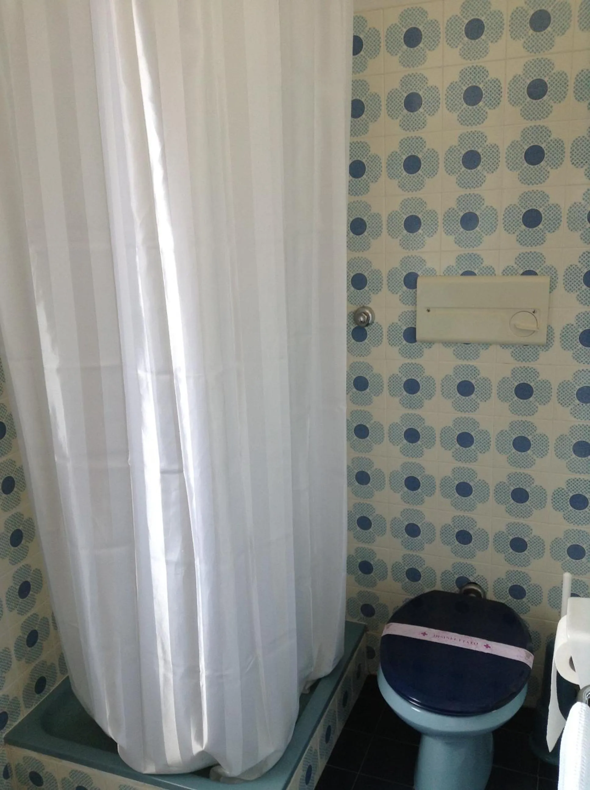 Shower in Hotel Tannerhof