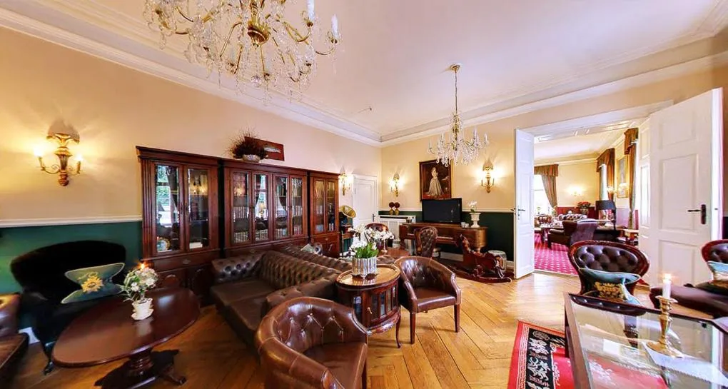 Seating area in Hvedholm Slotshotel