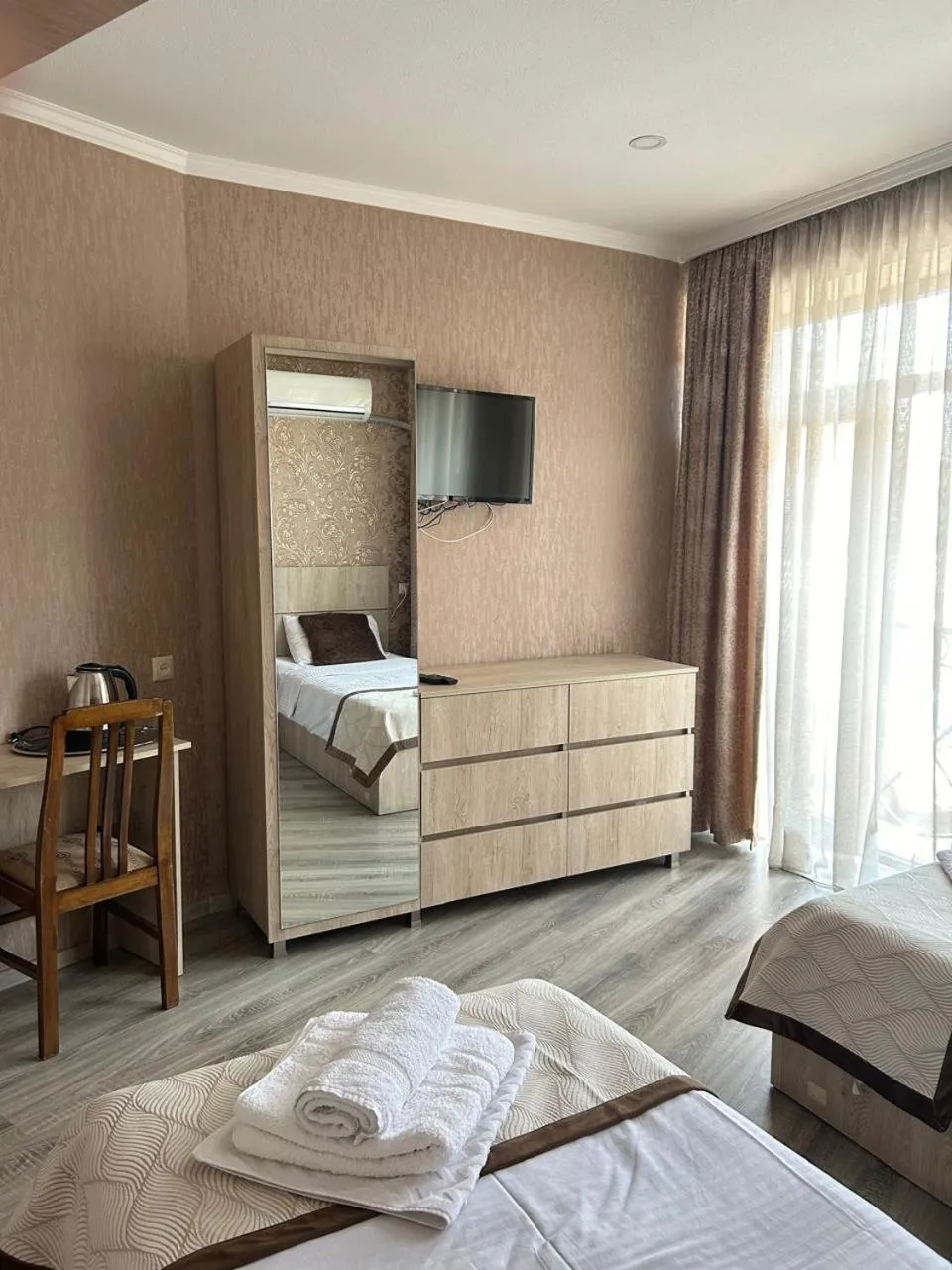 TV and multimedia, Bed in Tbilisi Center Hotel