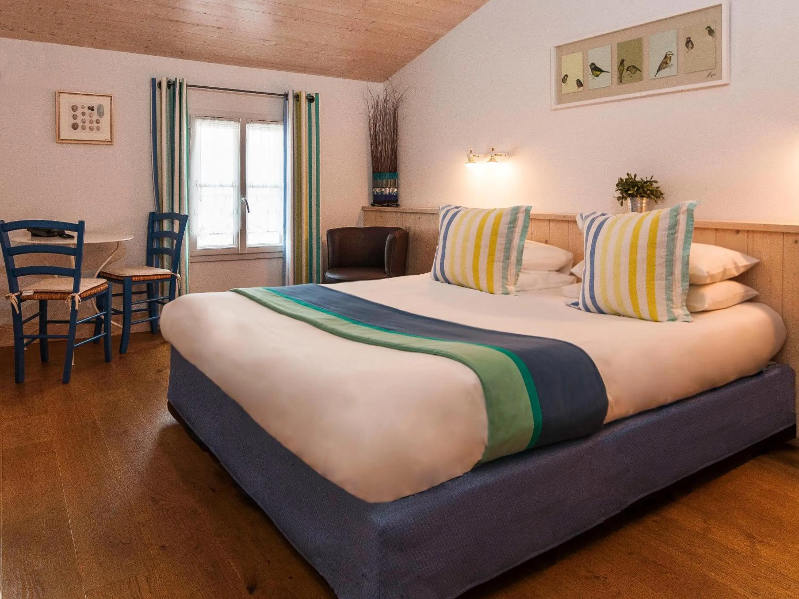 Bedroom in Hôtel La Galiote en Ré