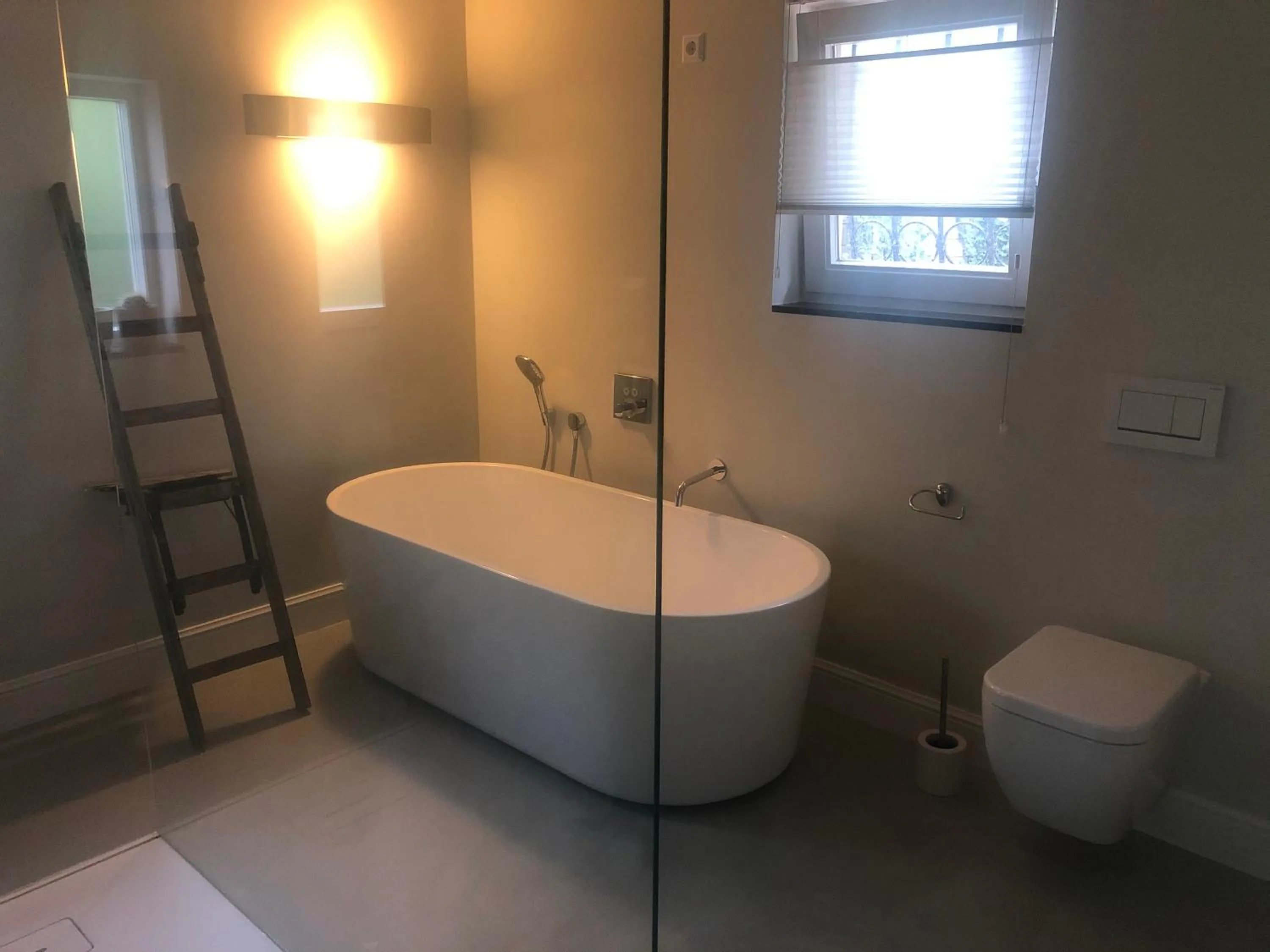 Bath in Modern Palace Emma Staete