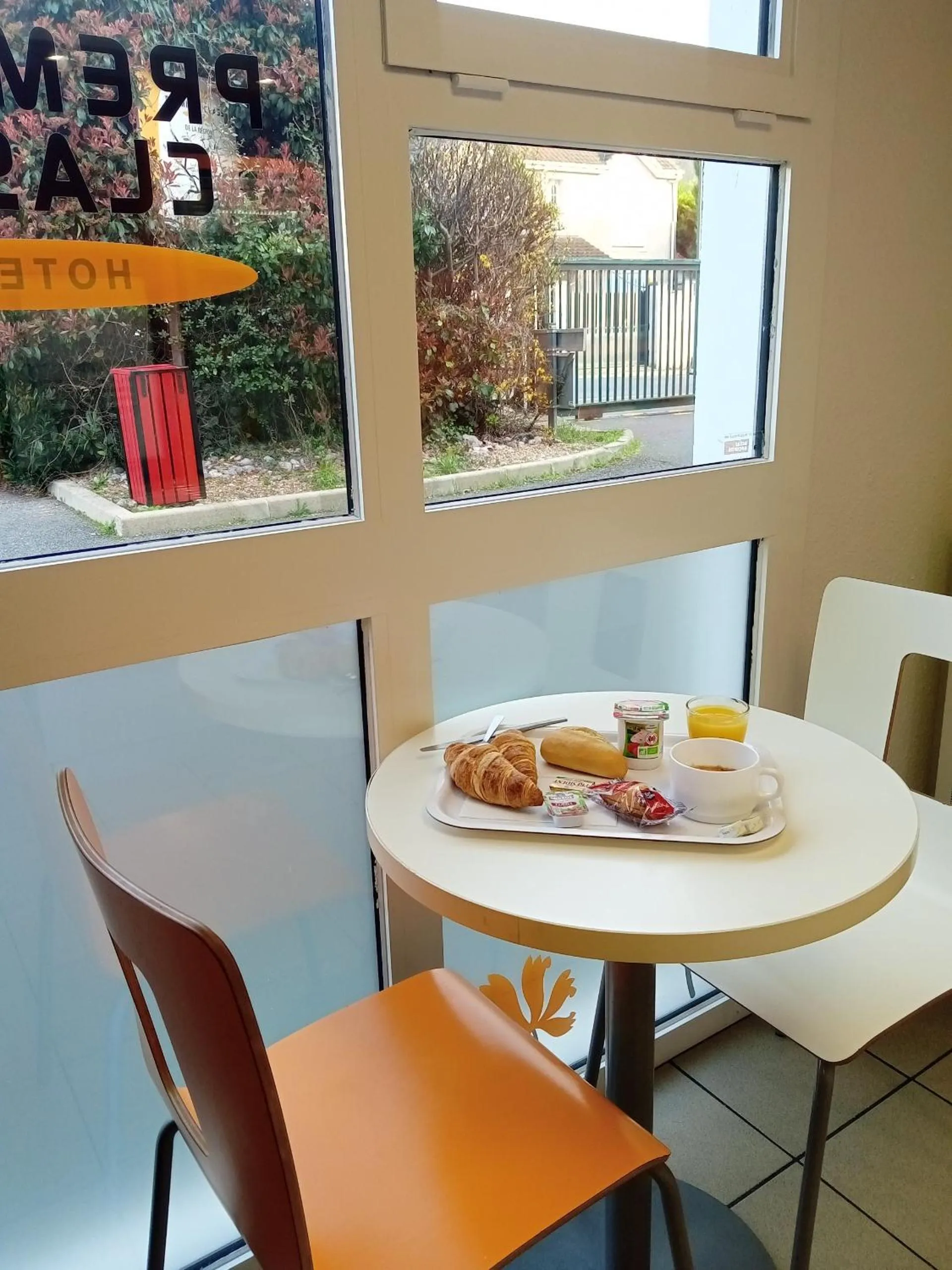 Breakfast in Premiere Classe Saint Brice Sous Foret