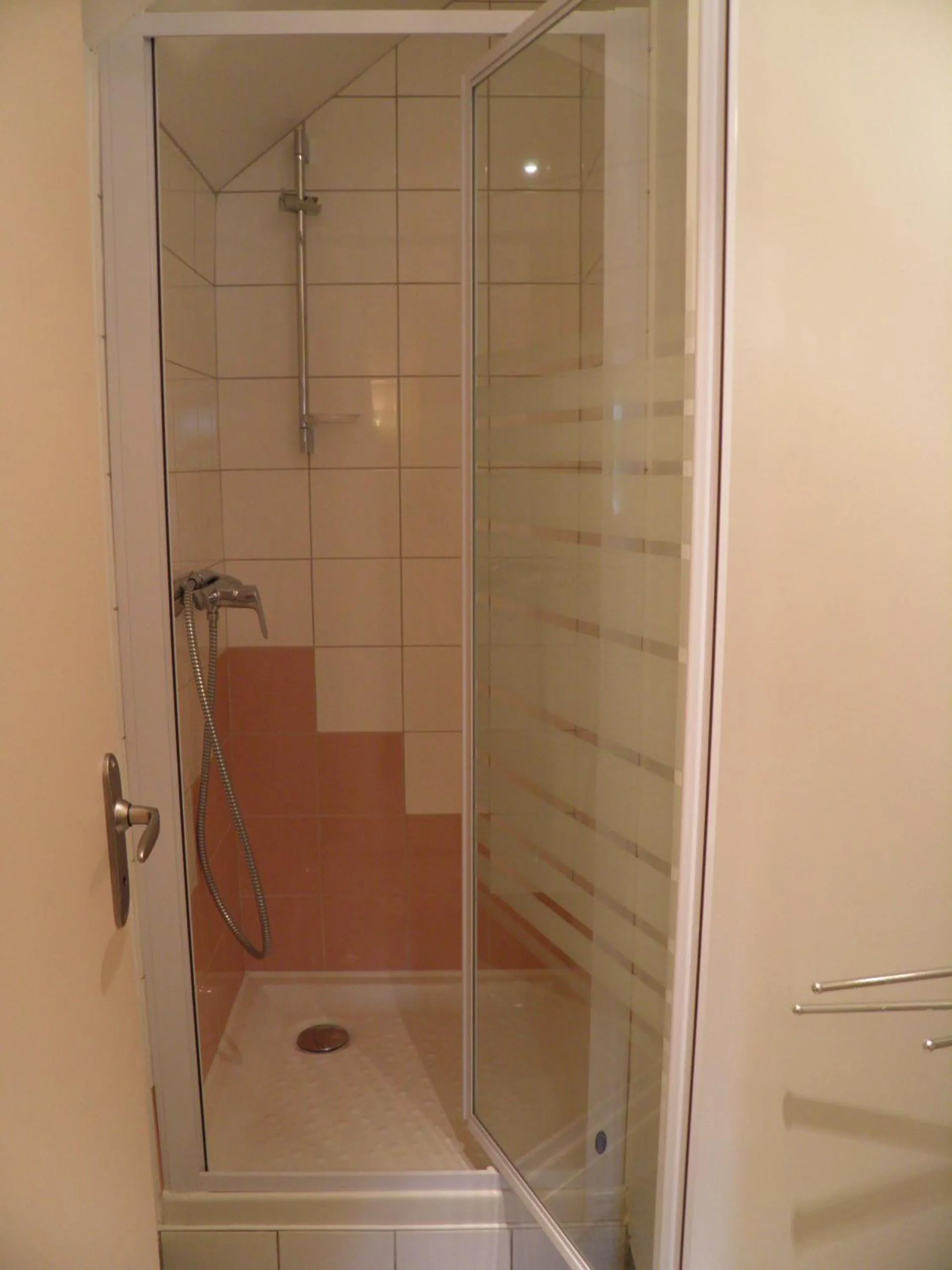 Bedroom in Auberge des Pyrénées