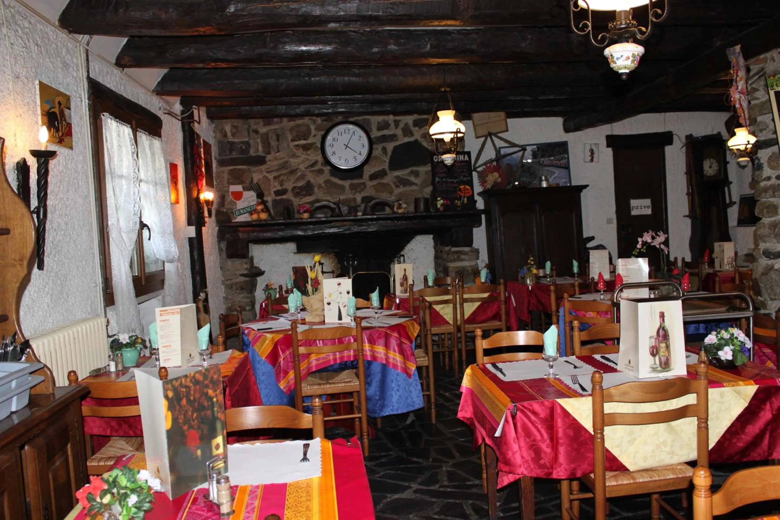 Restaurant/places to eat in Auberge des Pyrénées