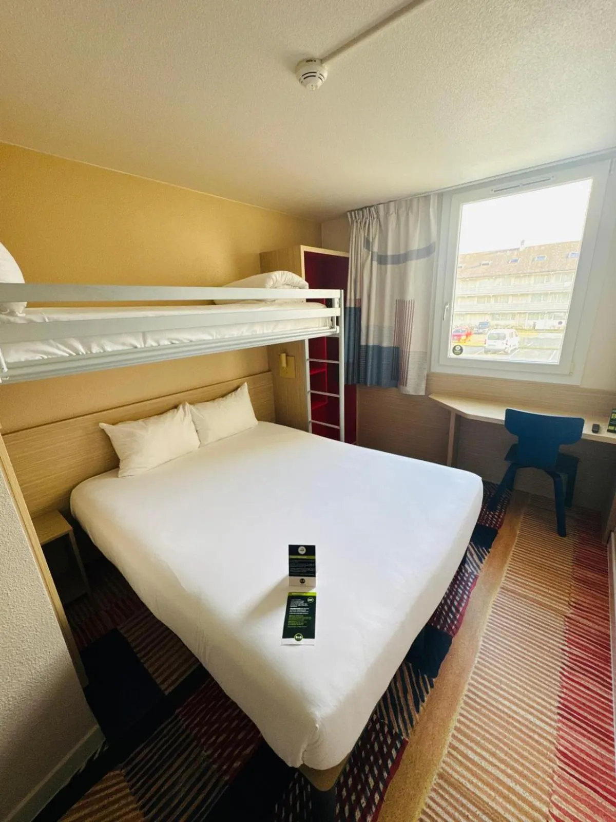 Bedroom, Bed in B&B HOTEL Saint-Witz Roissy