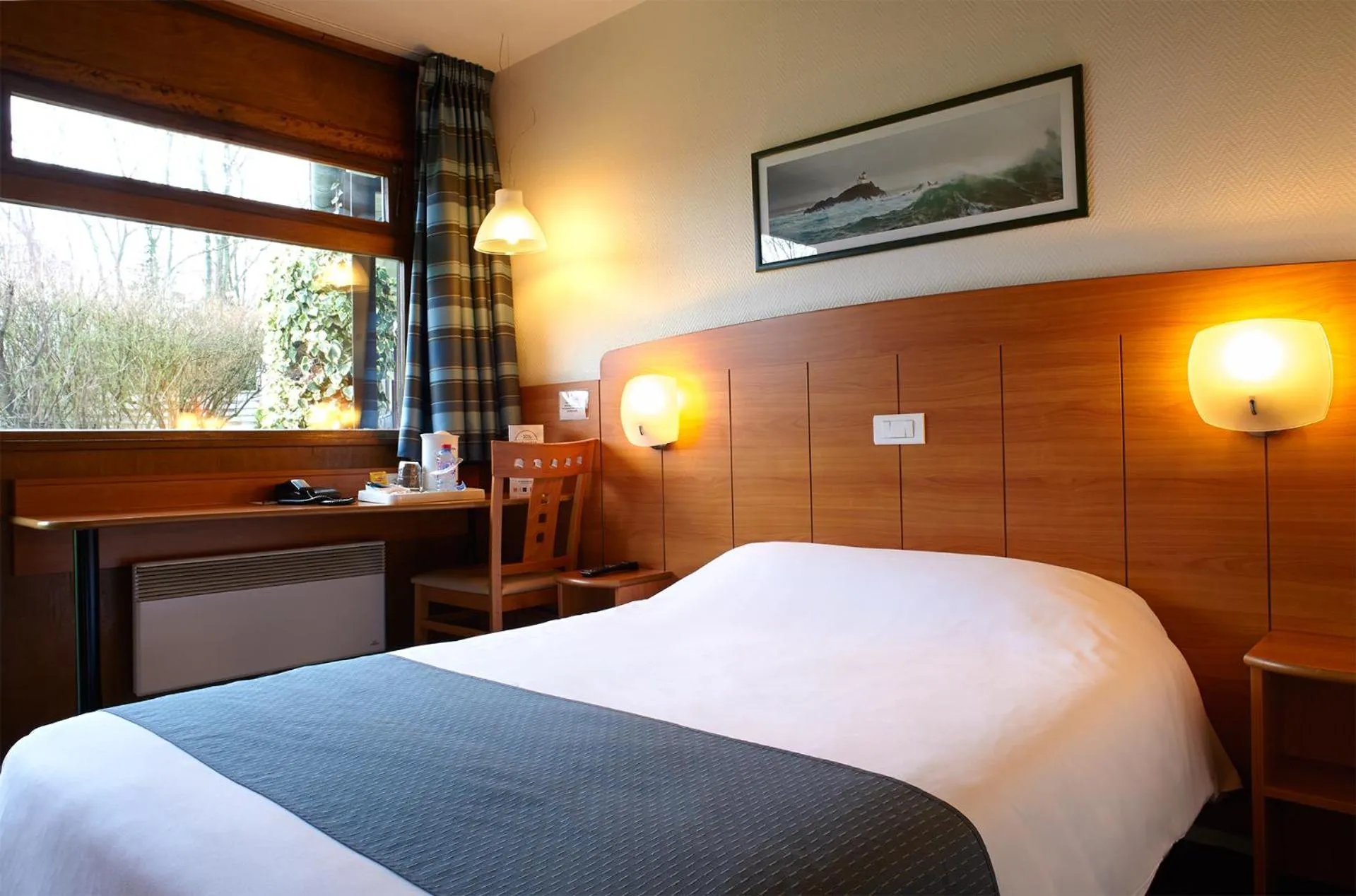 Bed in Kyriad Reims Est - Parc Expositions