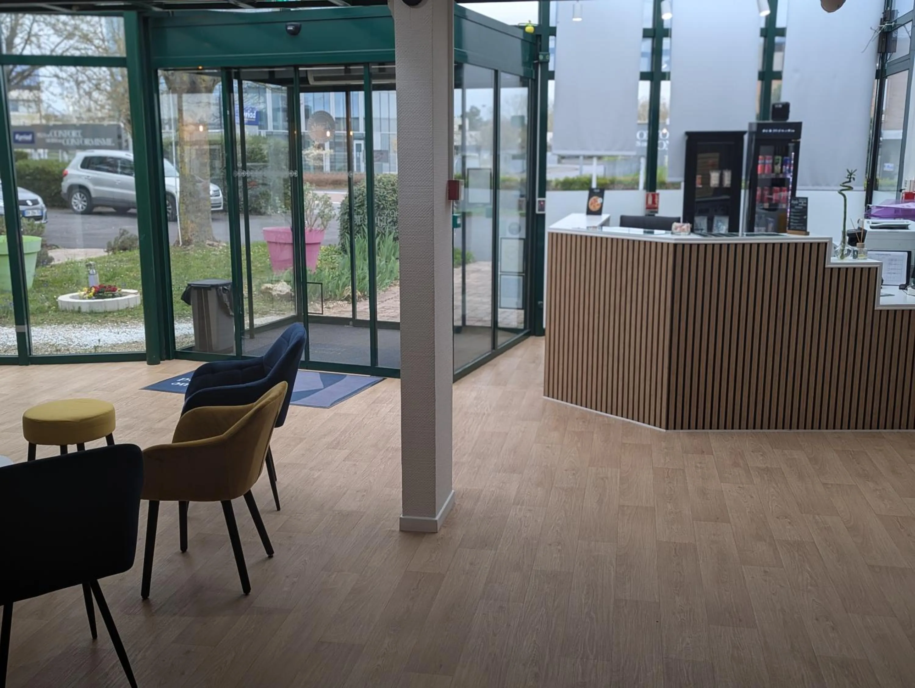 Lobby or reception in Kyriad Reims Est - Parc Expositions