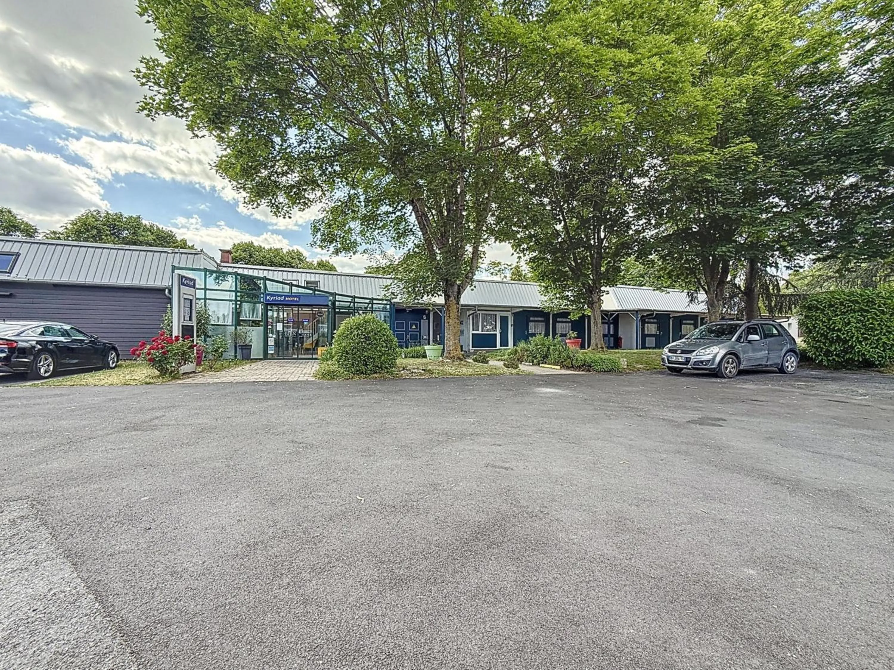 Property building in Kyriad Reims Est - Parc Expositions