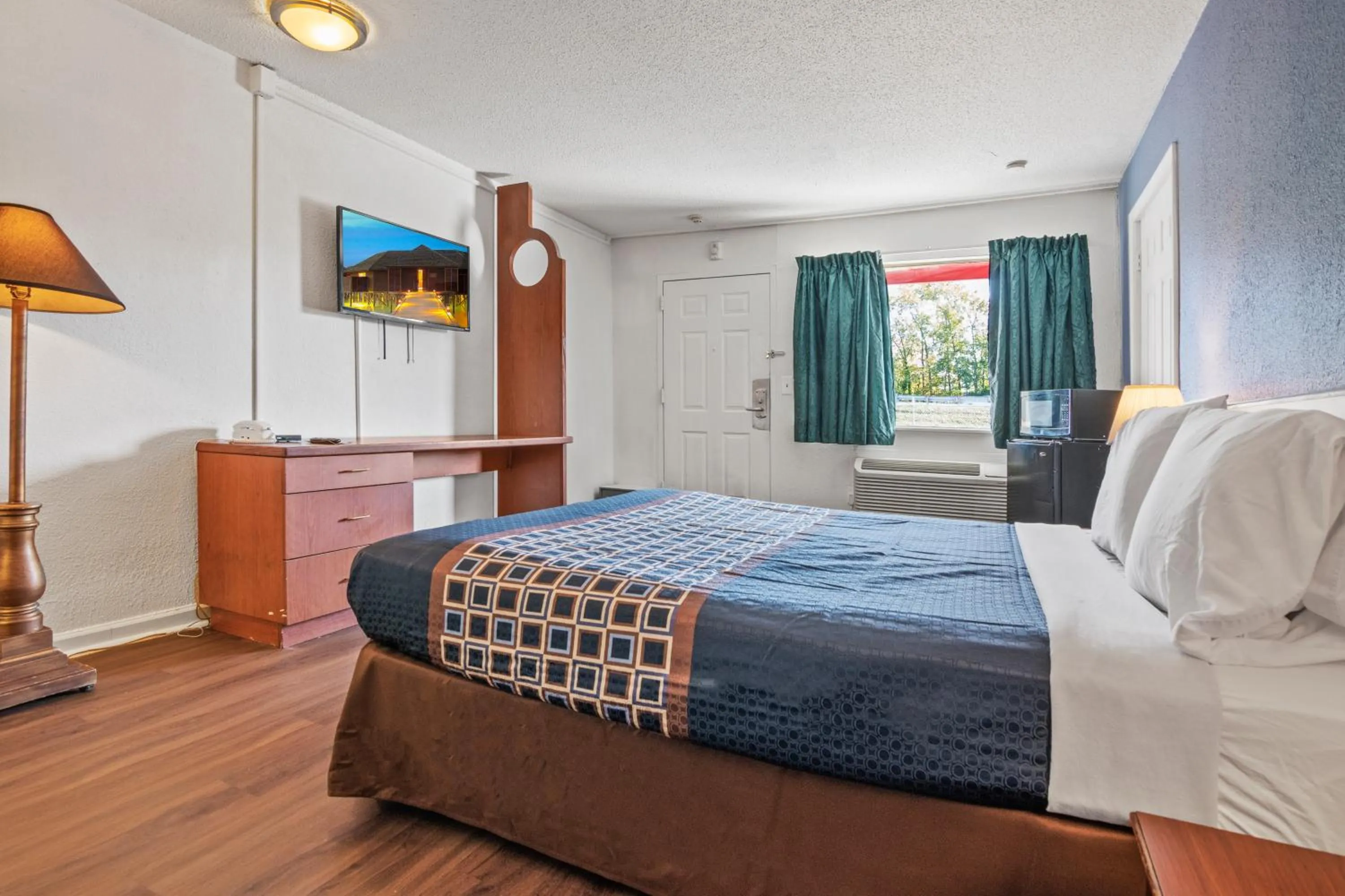 Bed in Economy Lodge Portsmouth