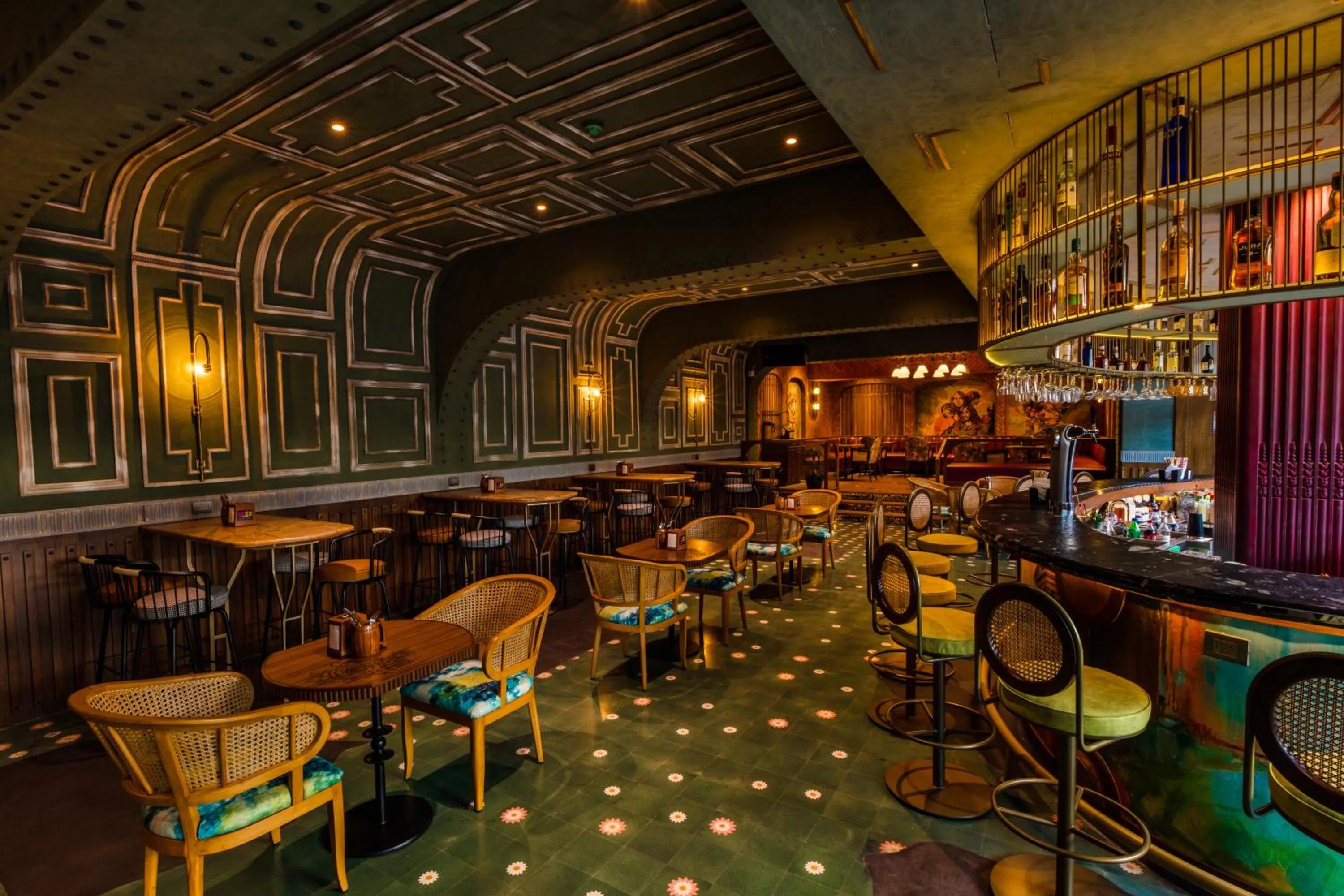 Nightclub / DJ in Goldfinch Hotel Mumbai