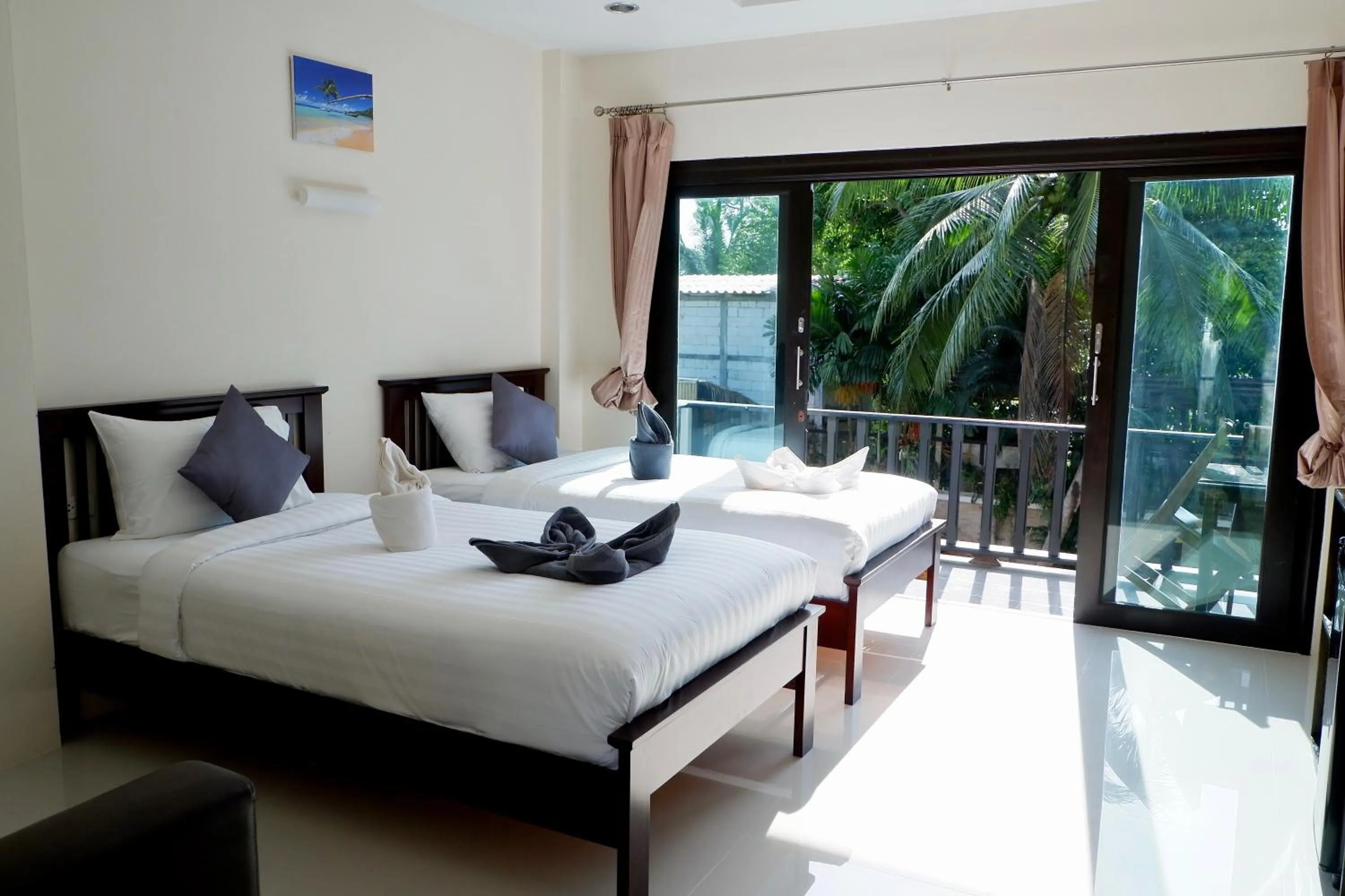 Photo of the whole room, Bed in Aiya Resort Koh-Tao