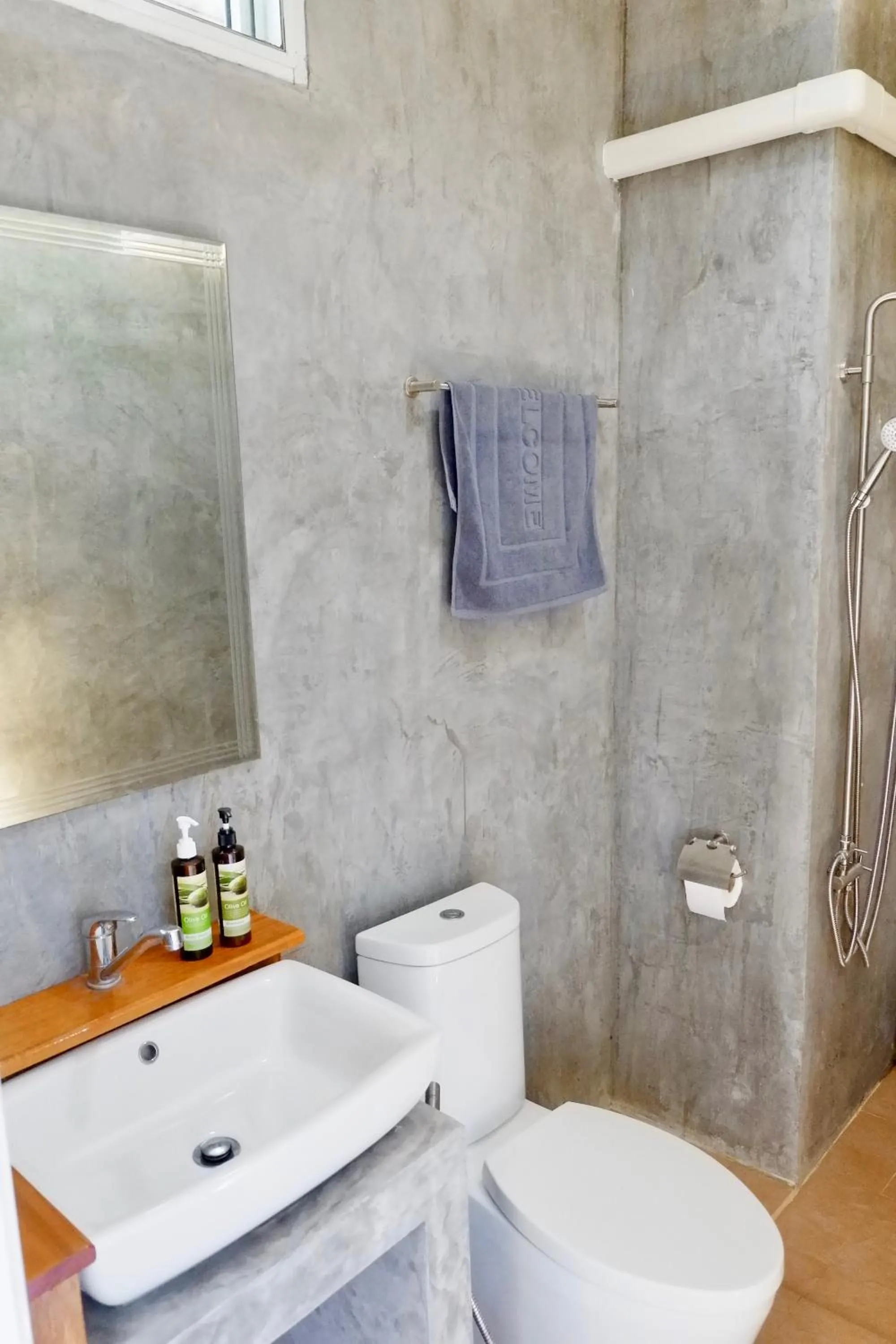 Bathroom in Aiya Resort Koh-Tao