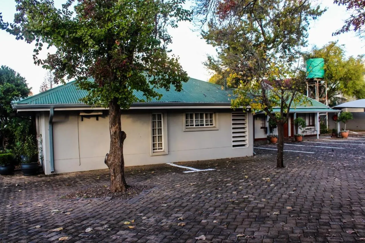 Parking in Villa Jana Guesthouse