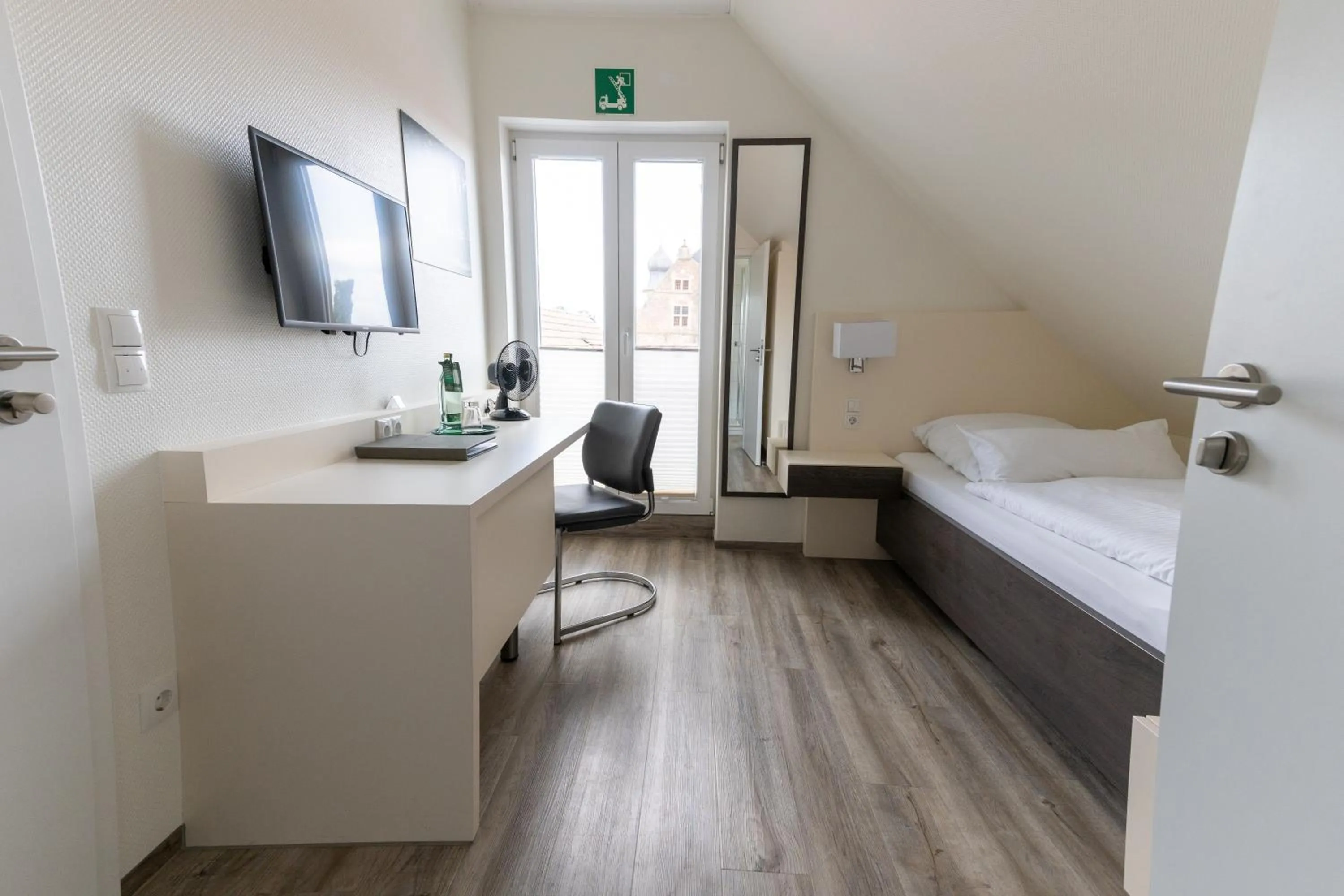 Bedroom, Bed in Hotel am Tiergarten