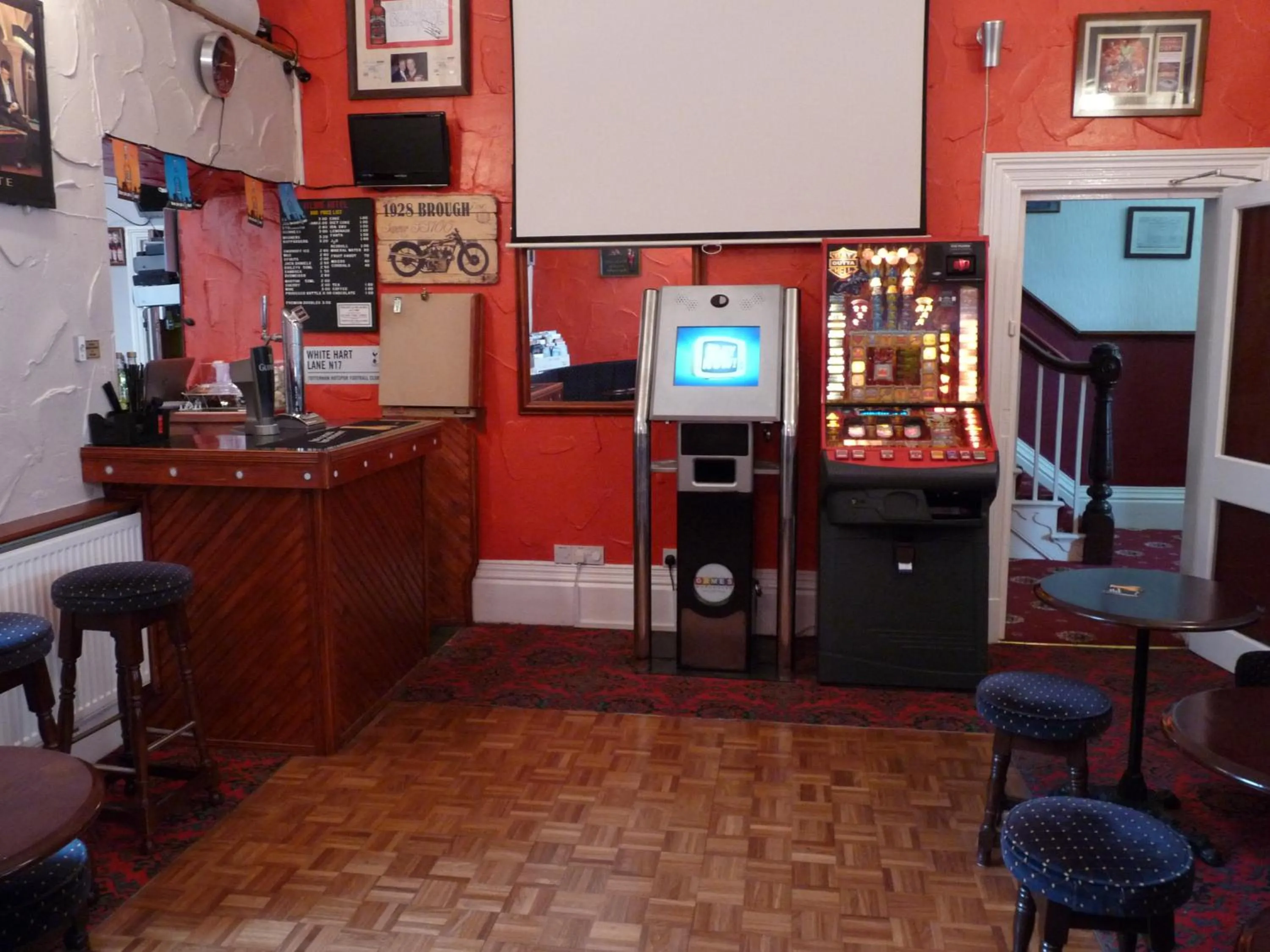 Lounge or bar in Hilbre Hotel