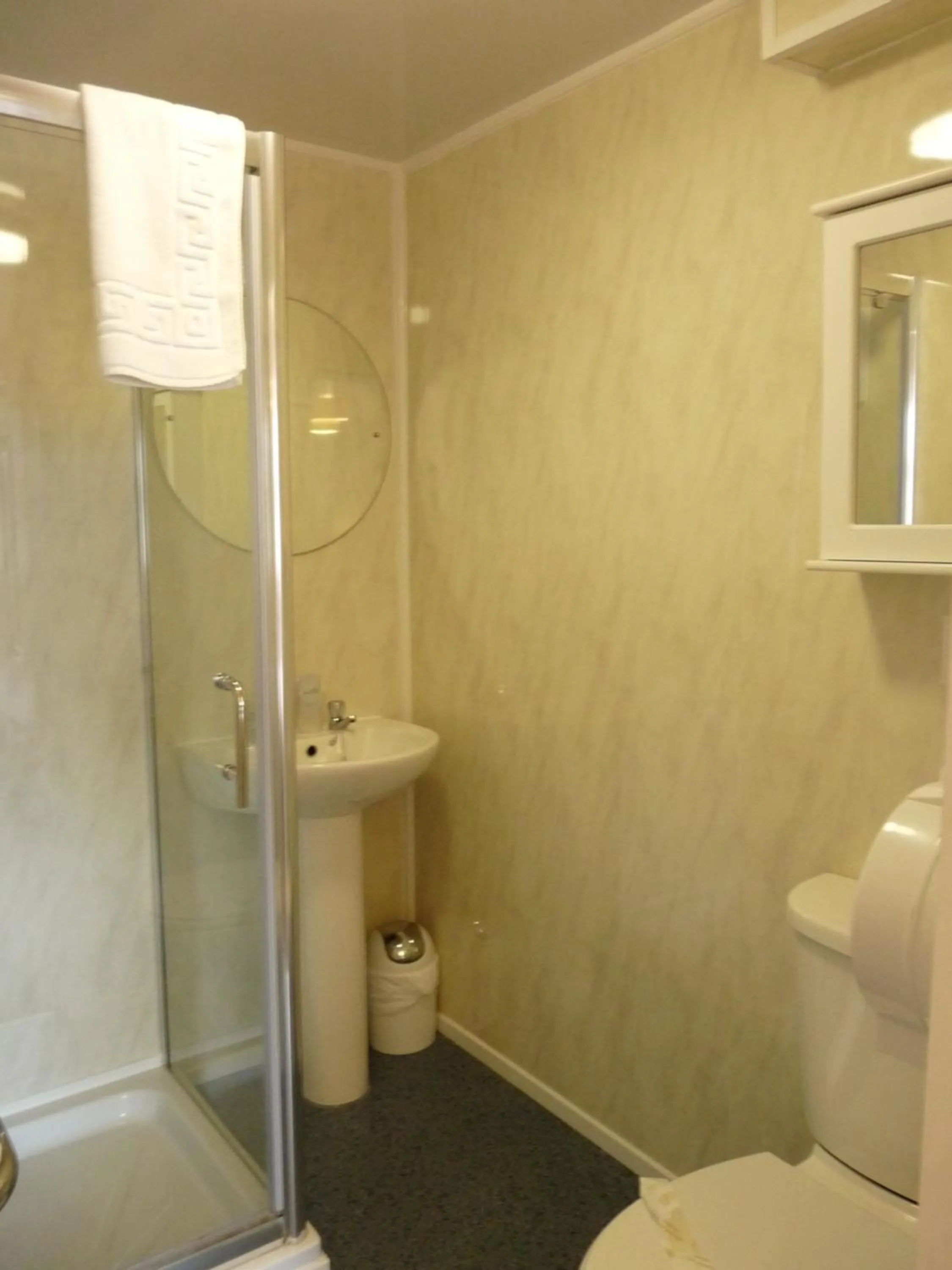 Shower in Hilbre Hotel