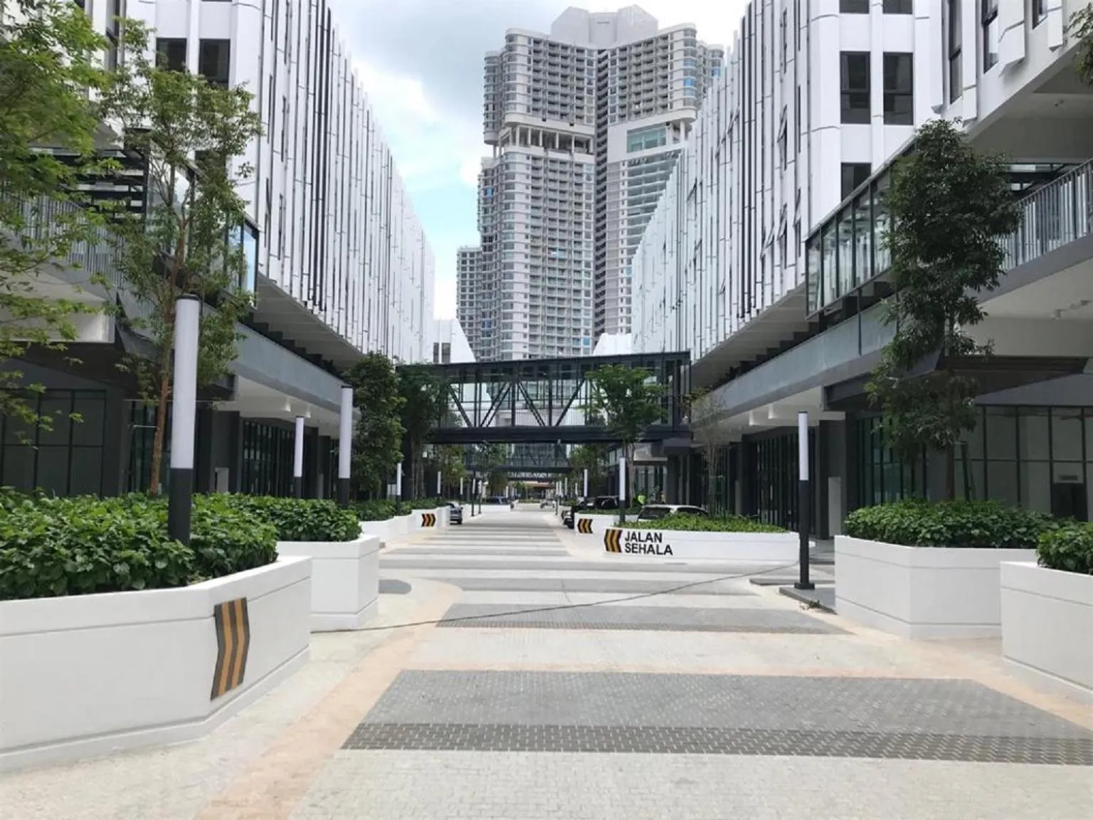 Almas Suites Puteri Harbour