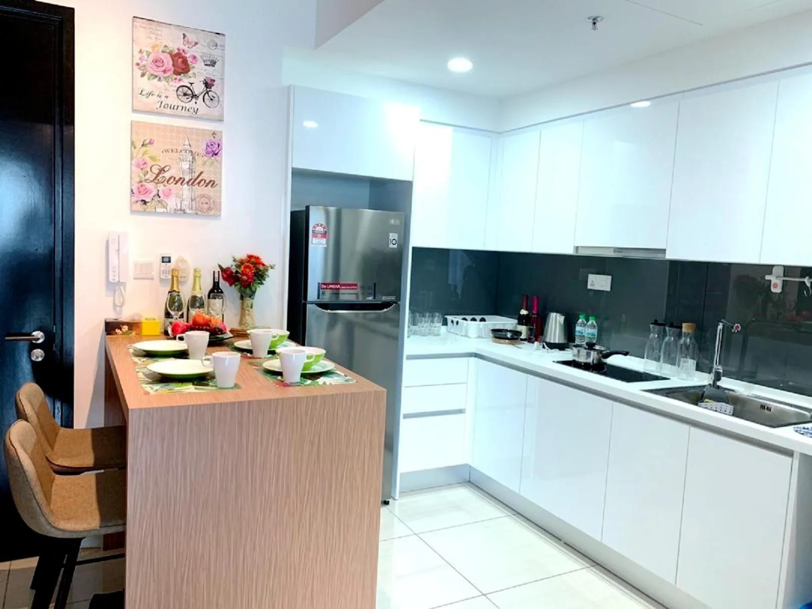 Almas Suites Puteri Harbour