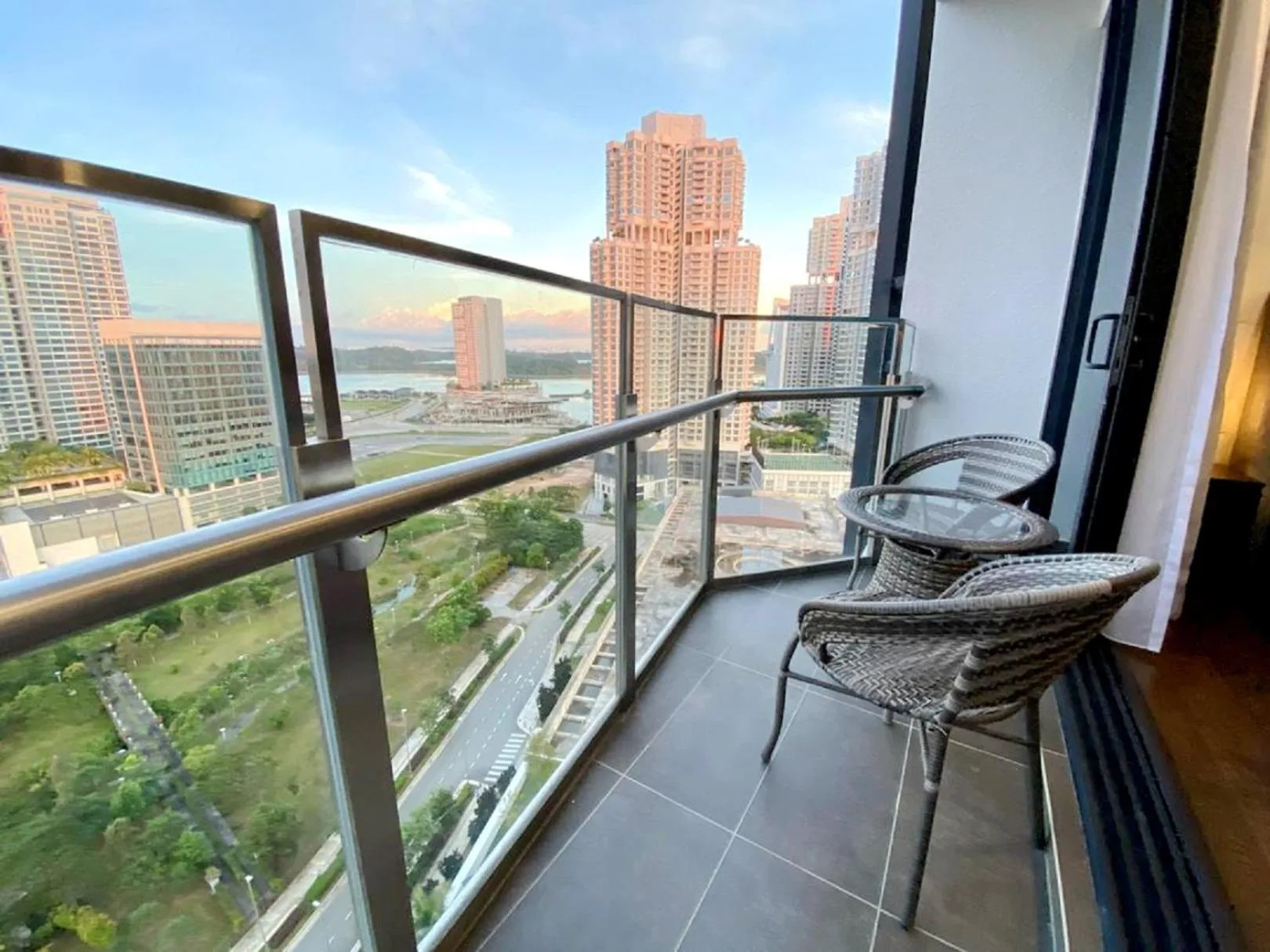 Almas Suites Puteri Harbour