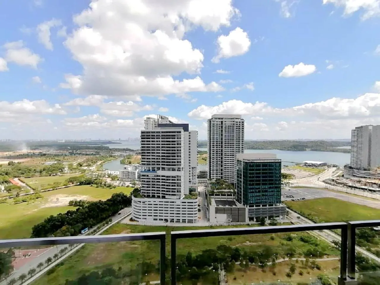 Almas Suites Puteri Harbour