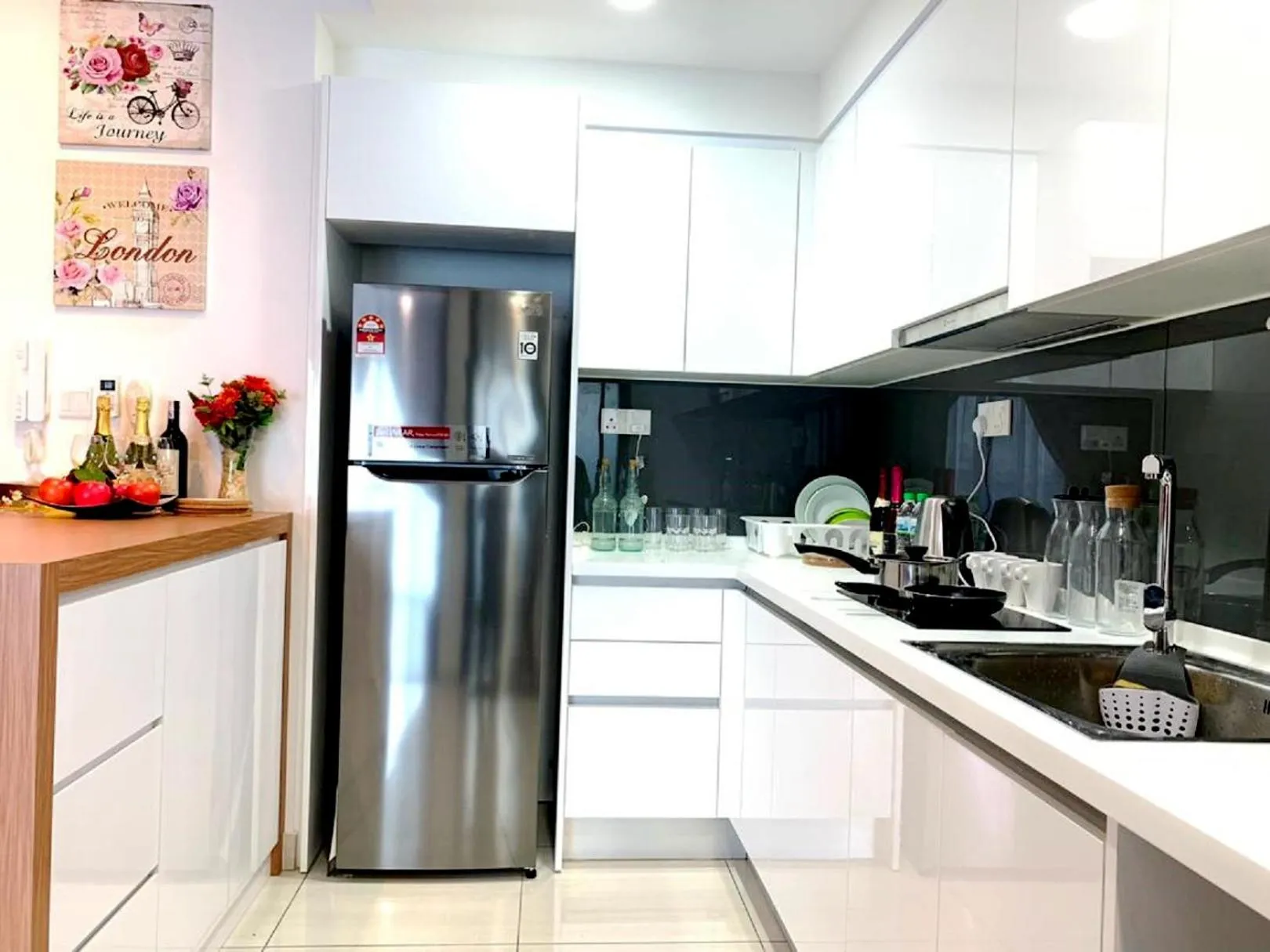 Almas Suites Puteri Harbour