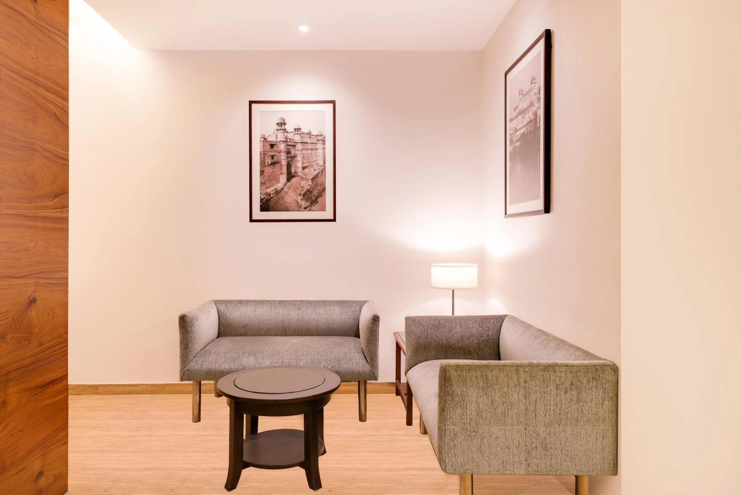 Seating area in Lemon Tree Hotel Bhopal