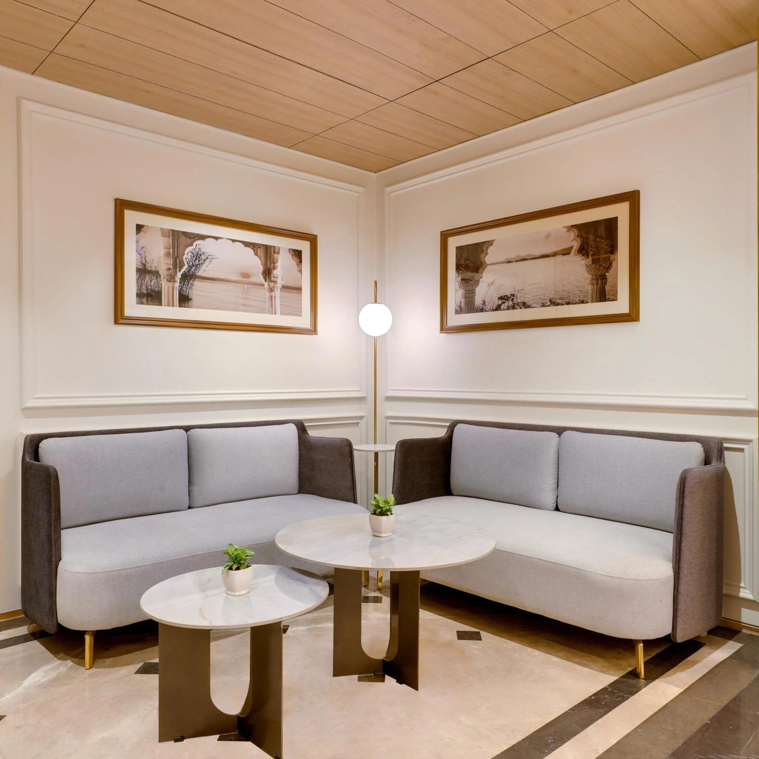 Seating area in Lemon Tree Hotel Bhopal