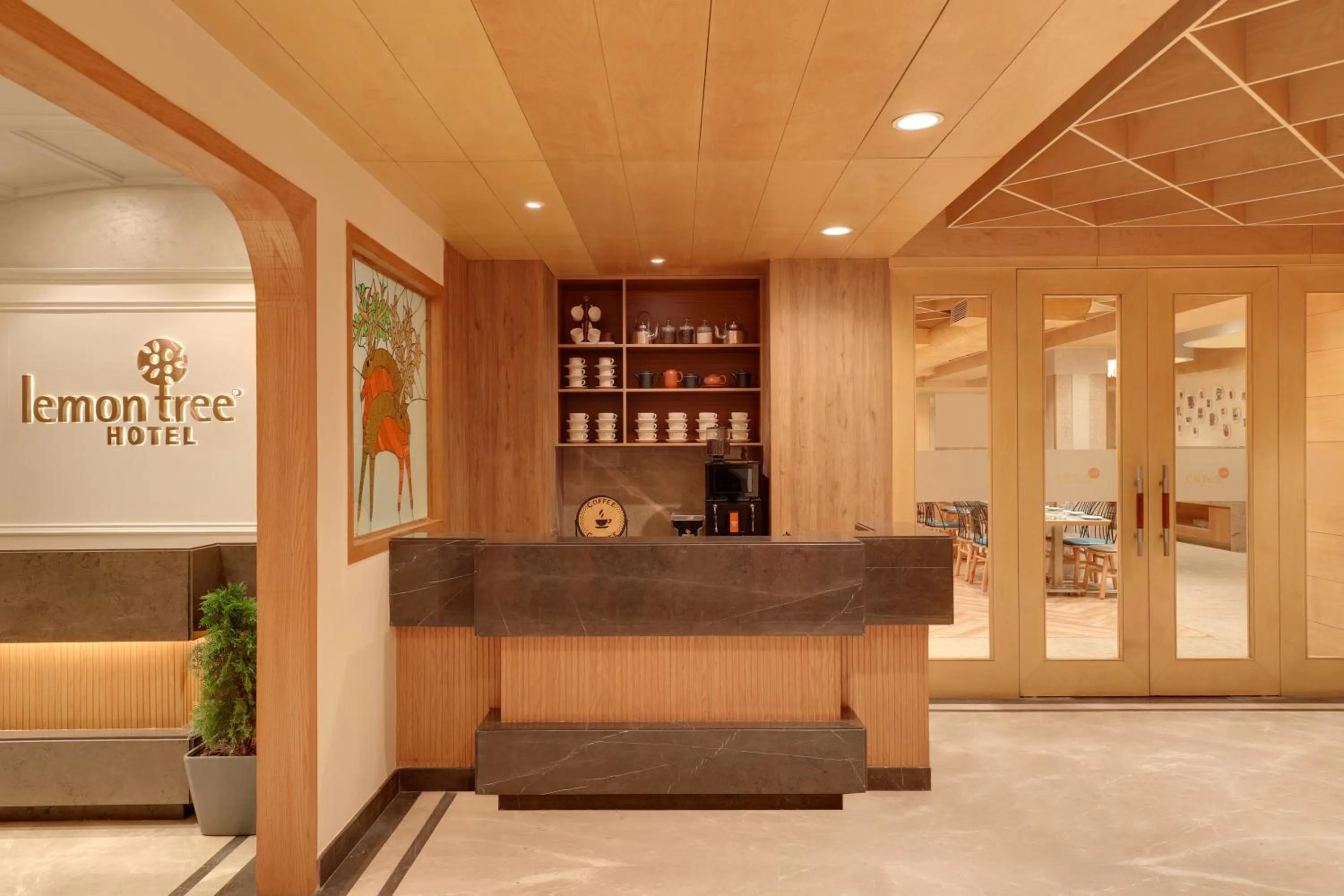 Coffee/tea facilities in Lemon Tree Hotel Bhopal