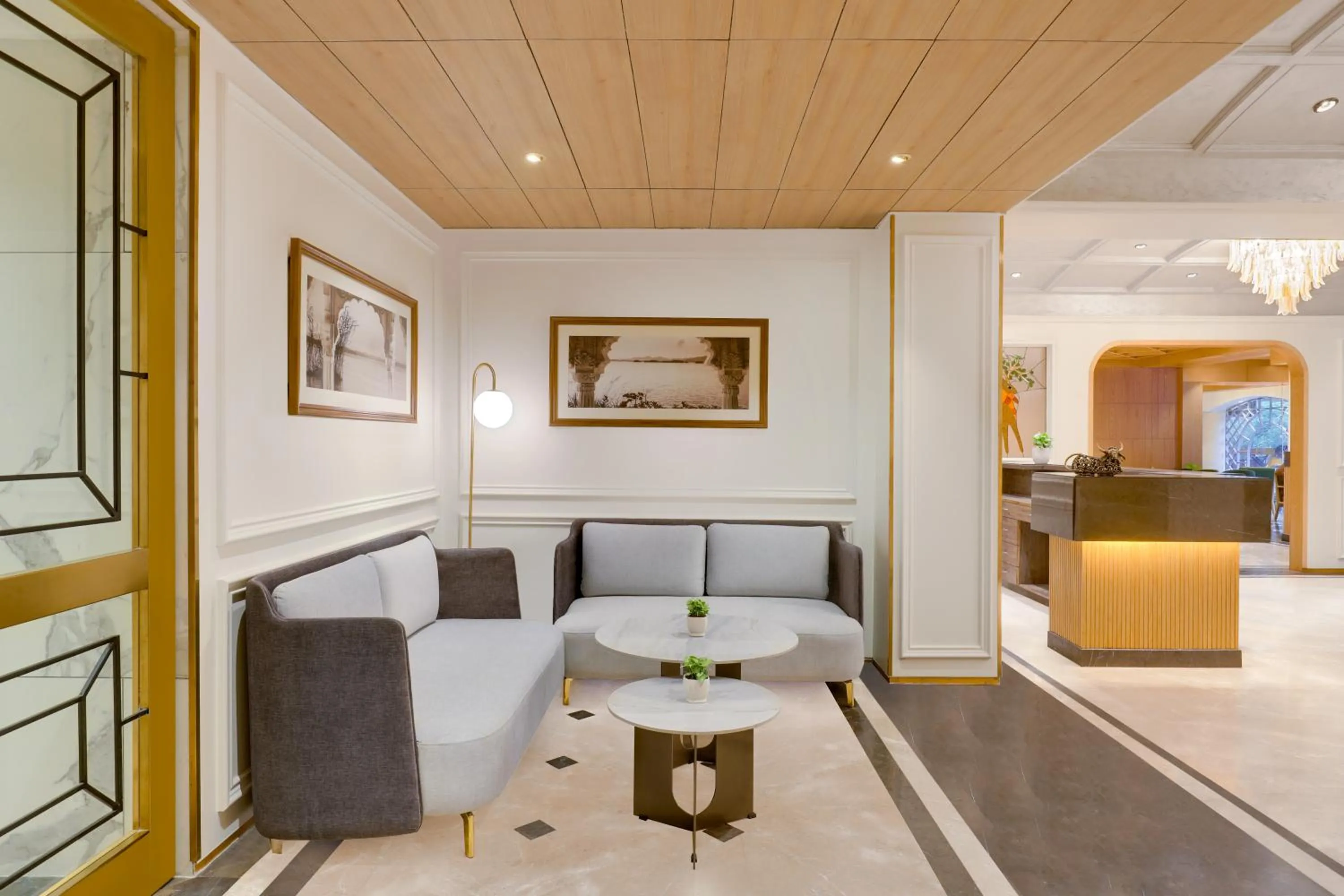 Seating area in Lemon Tree Hotel Bhopal