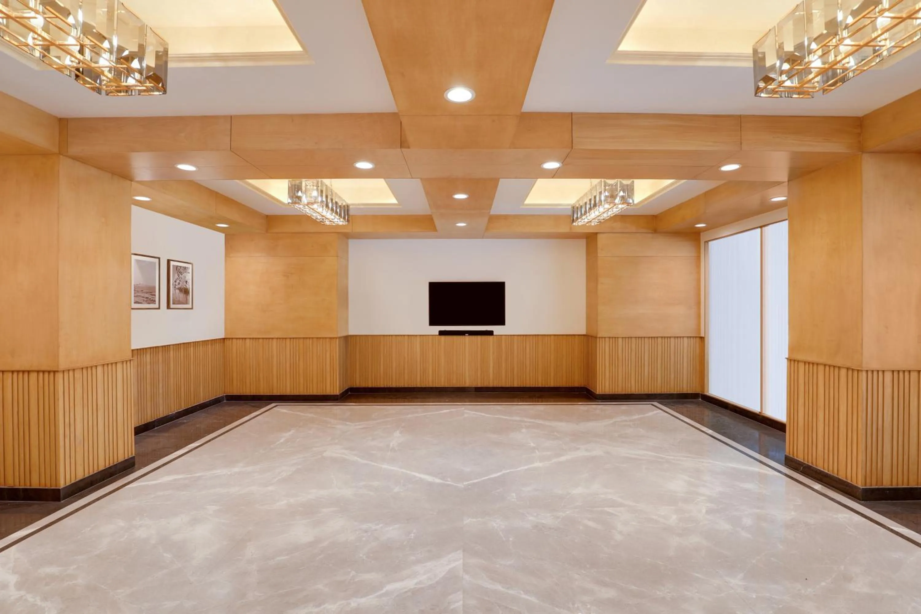 Meeting/conference room in Lemon Tree Hotel Bhopal