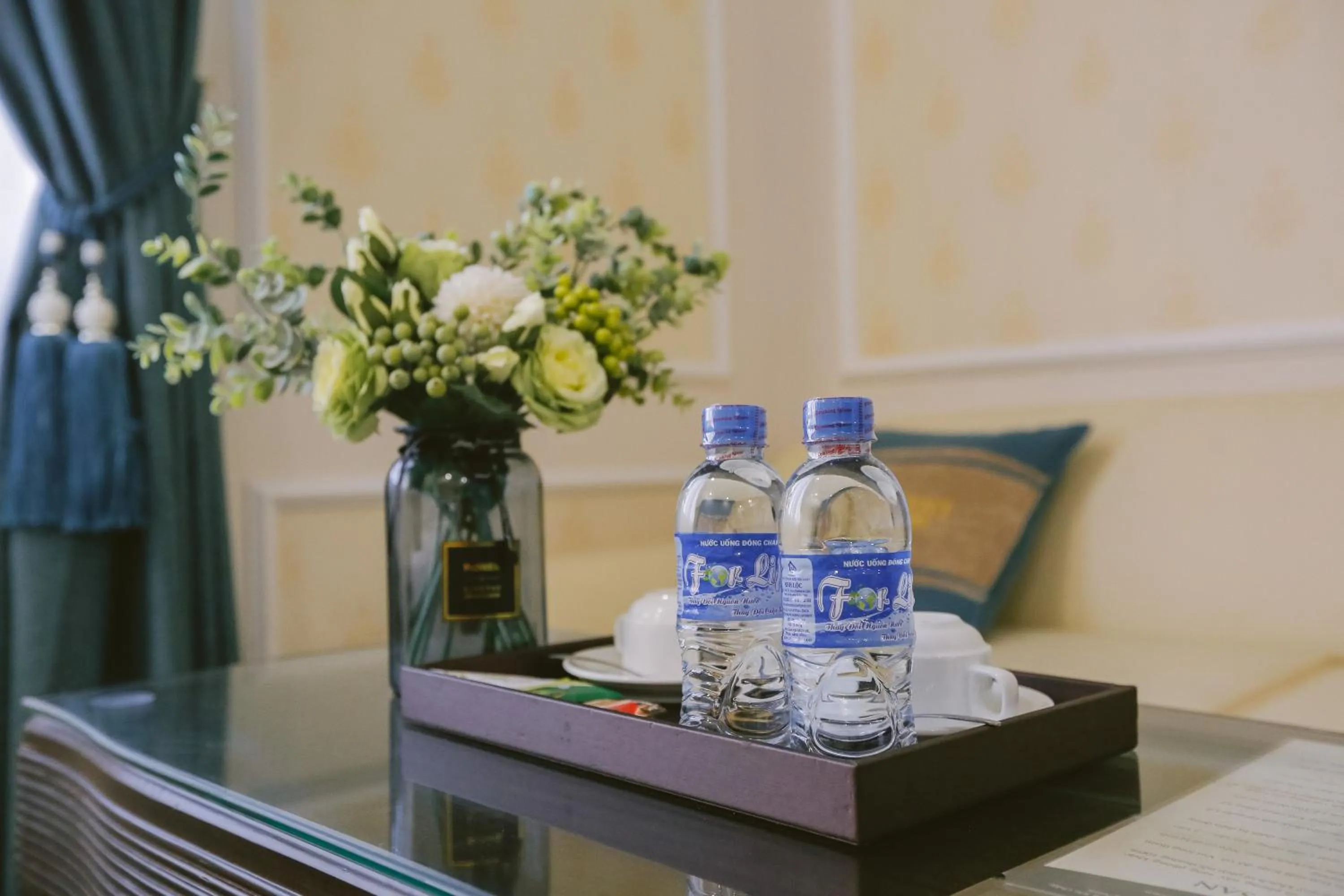 Coffee/tea facilities in Vincent Halong Hotel