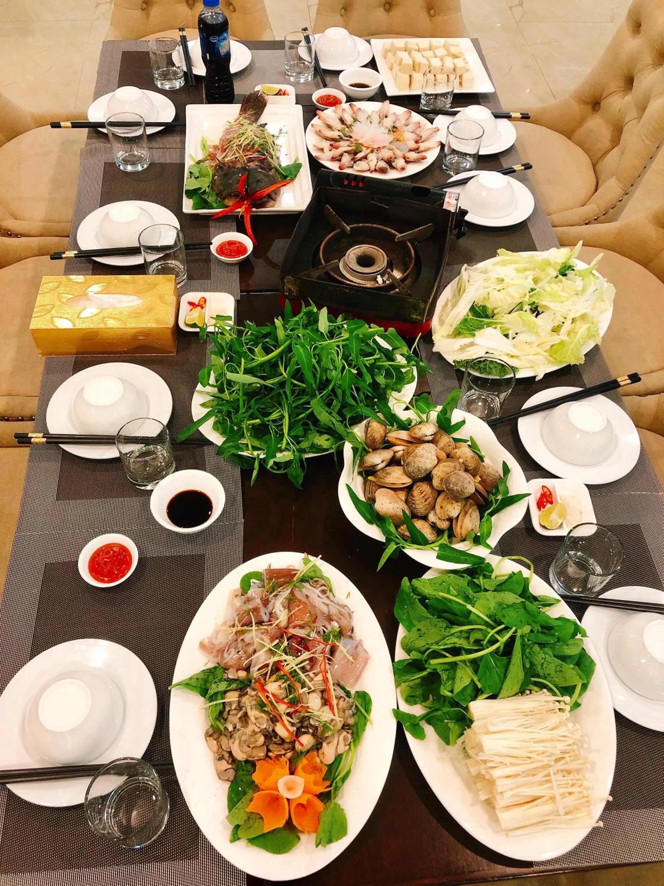 Food and drinks in Vincent Halong Hotel