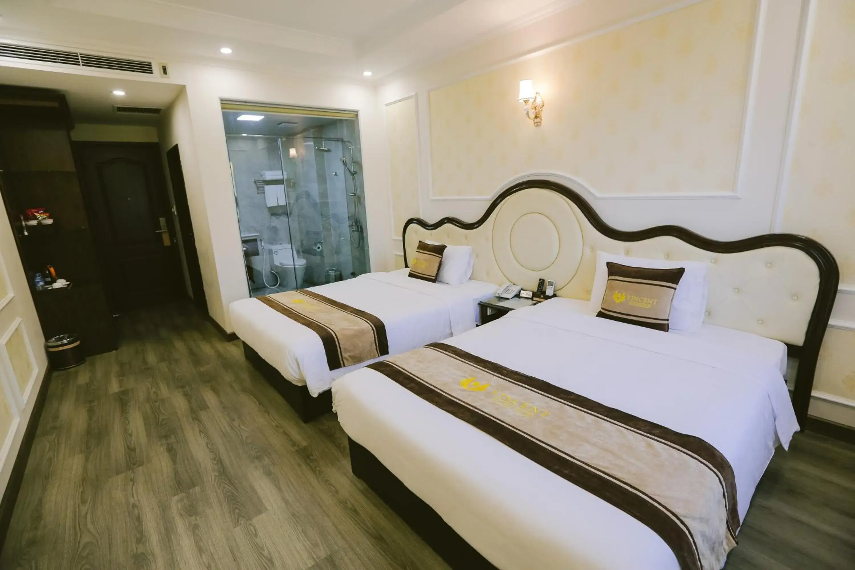Twin Room in Vincent Halong Hotel Twin Room in Vincent Halong Hotel