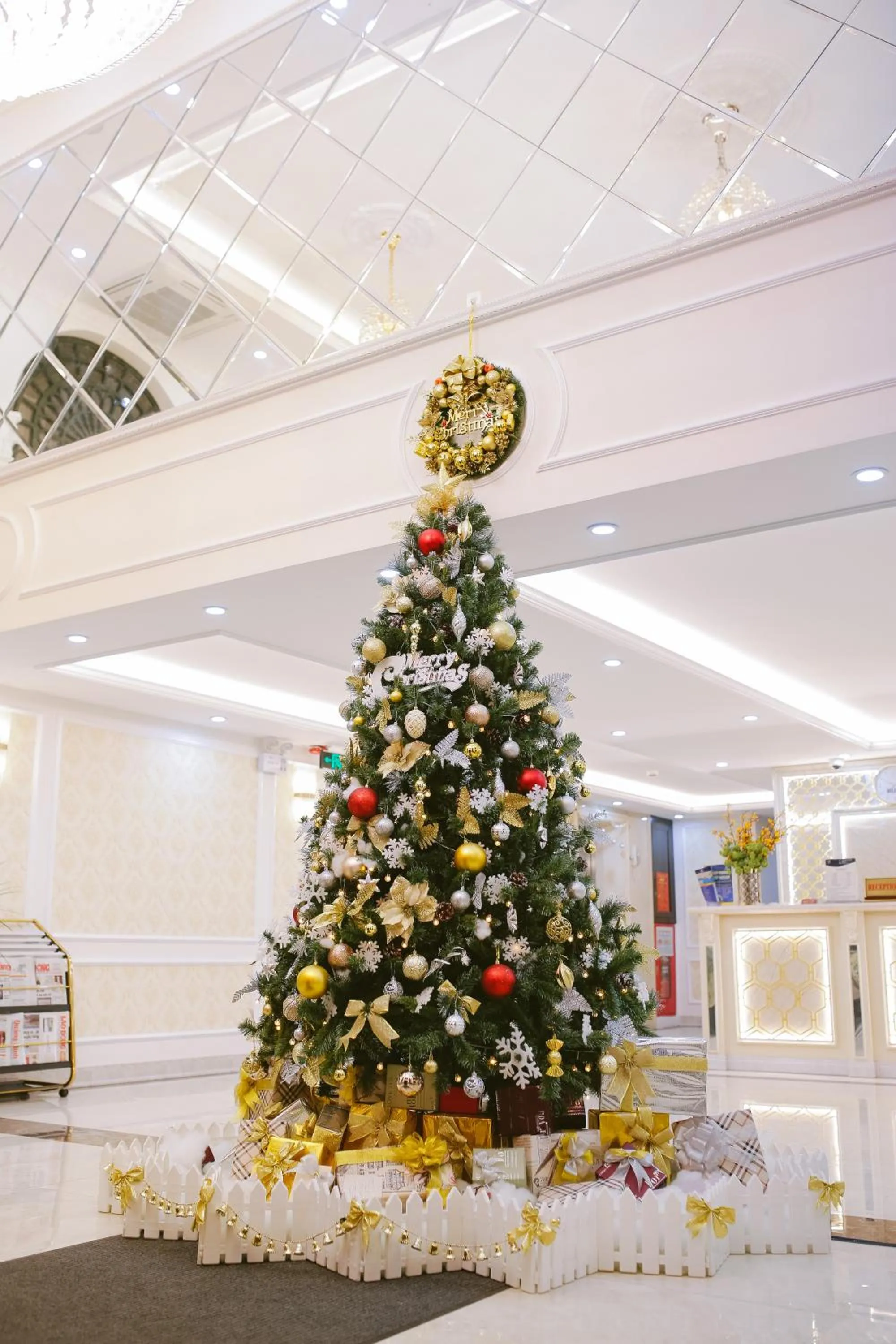 Lobby or reception in Vincent Halong Hotel