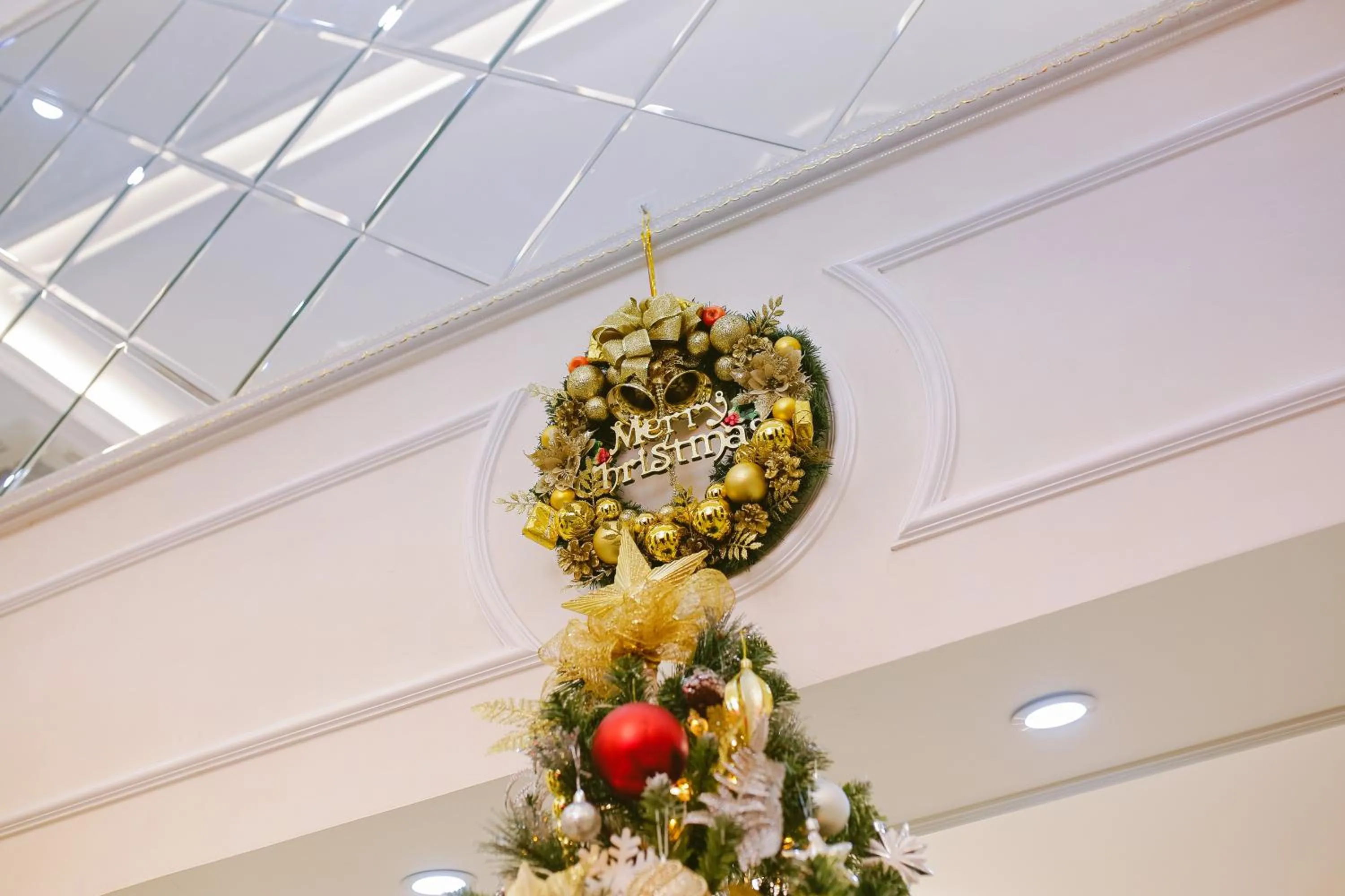 Lobby or reception in Vincent Halong Hotel