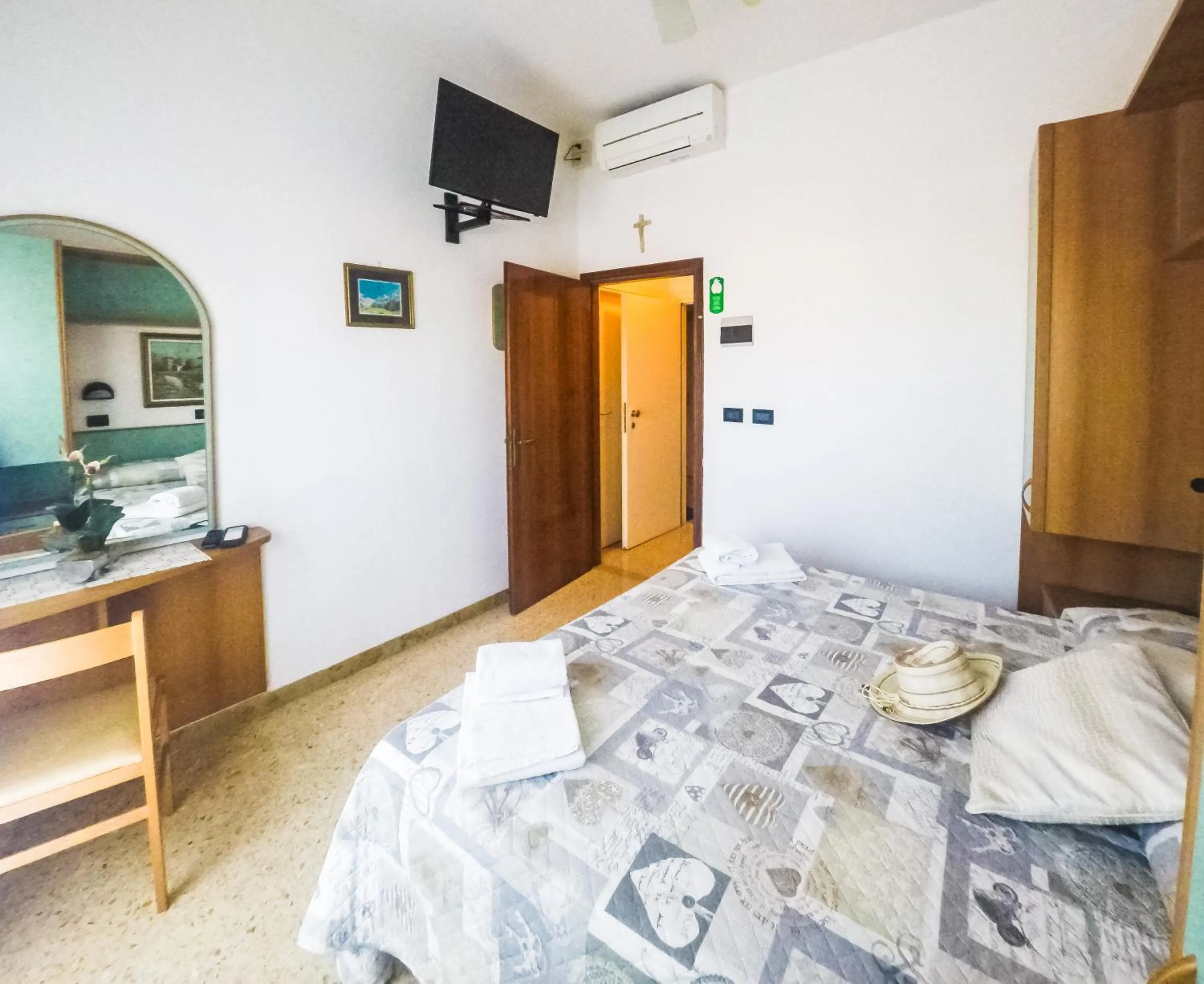 Bed in Hotel Trianon