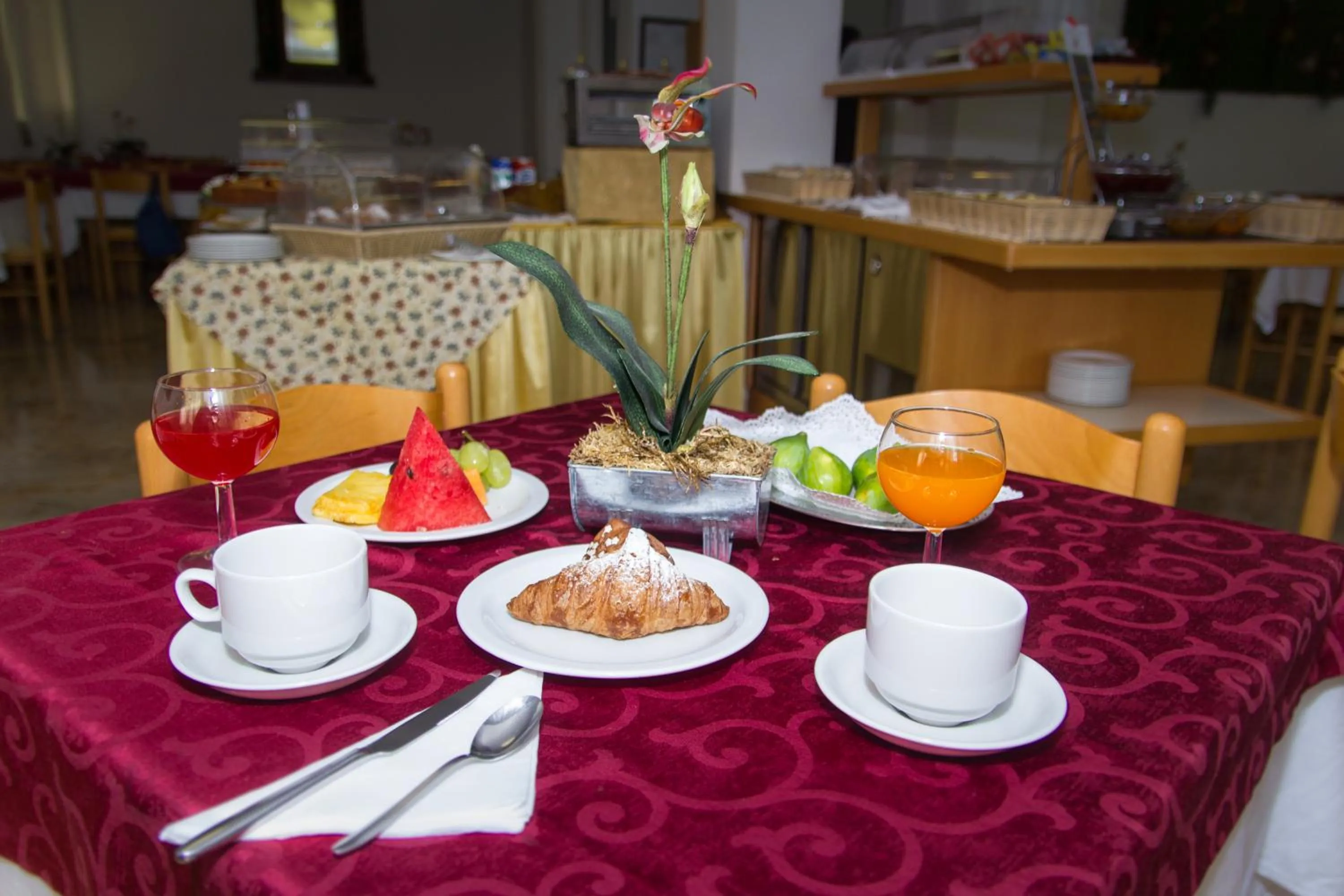 Food and drinks in Hotel Trianon