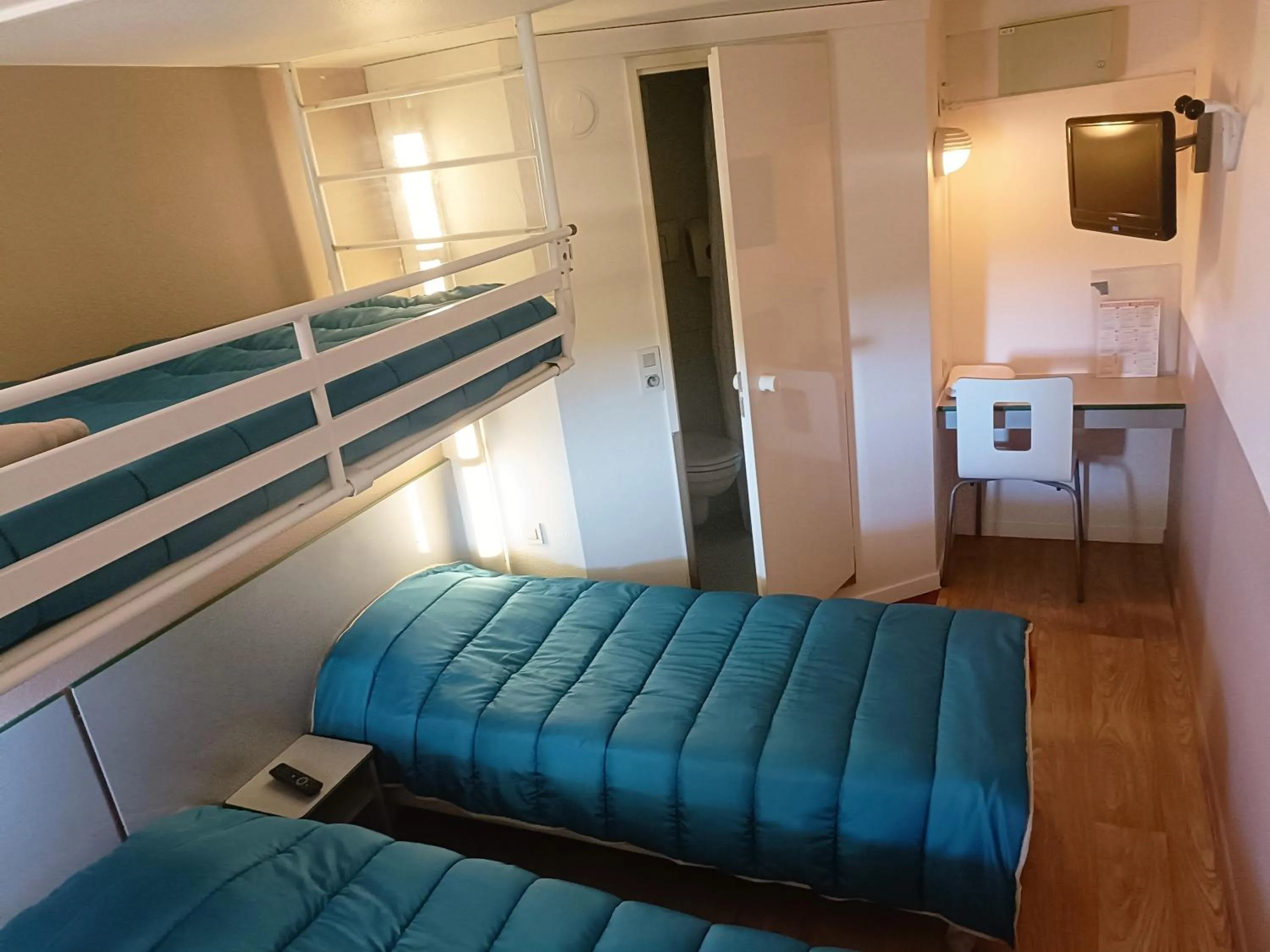 Bed in FASTHOTEL Reims Est - Taissy