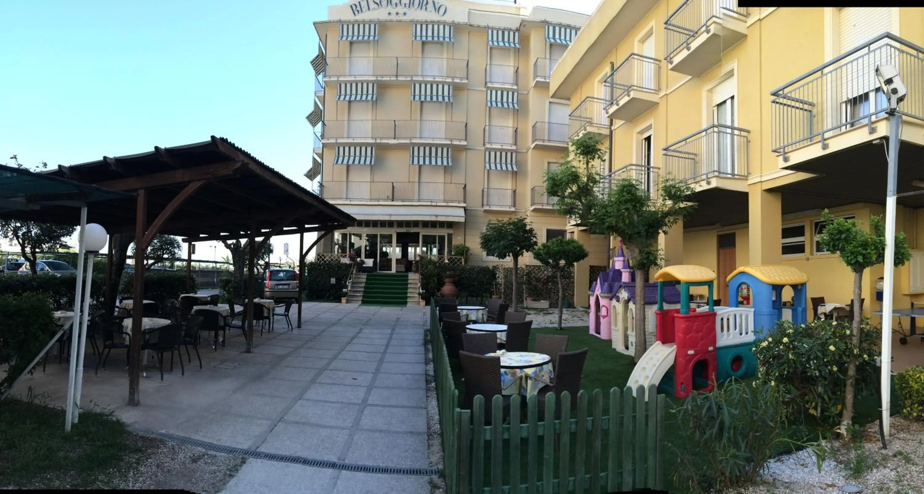 Facade/entrance in Hotel Belsoggiorno