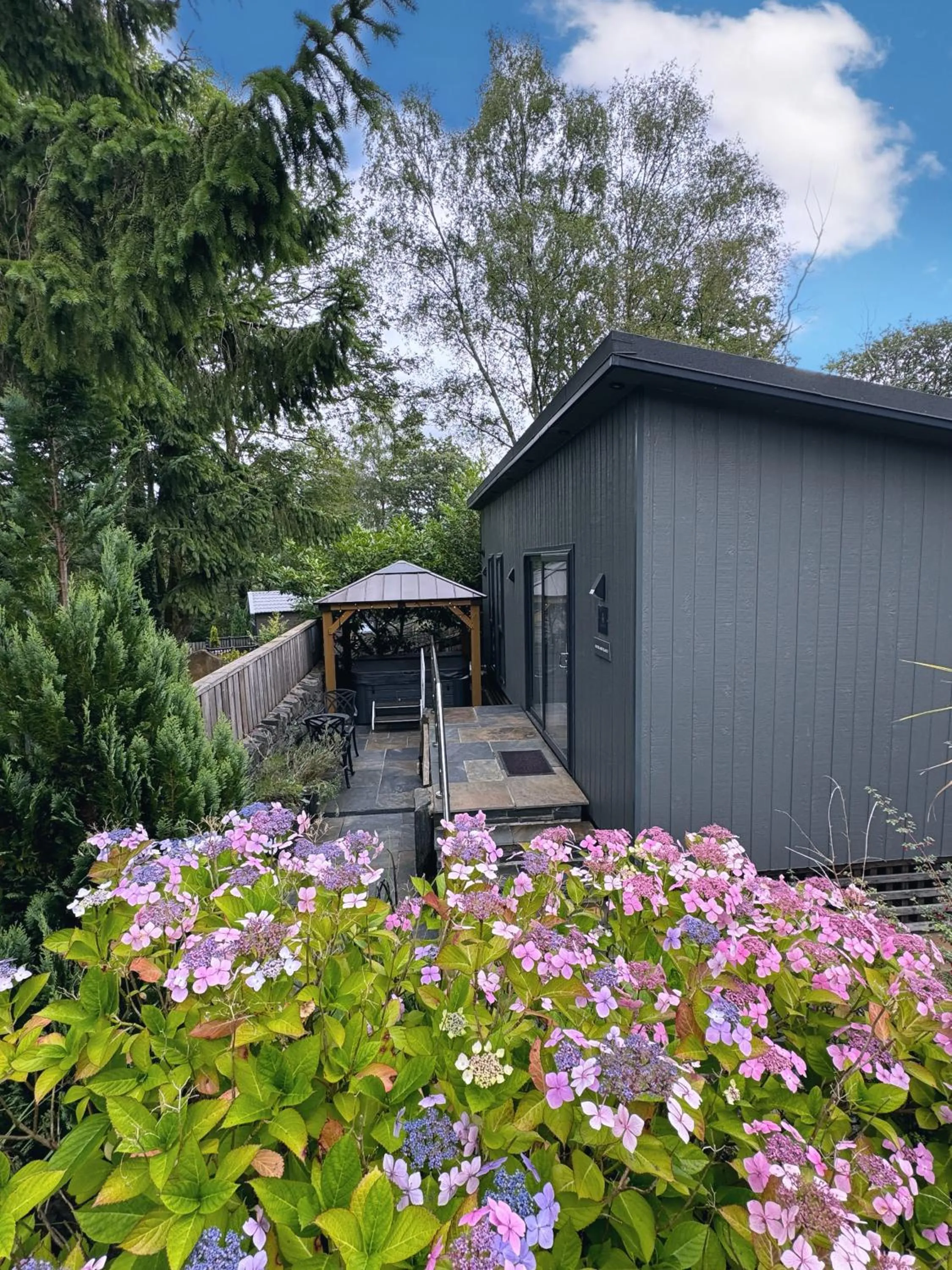Hot Tub in Aberdunant Hall